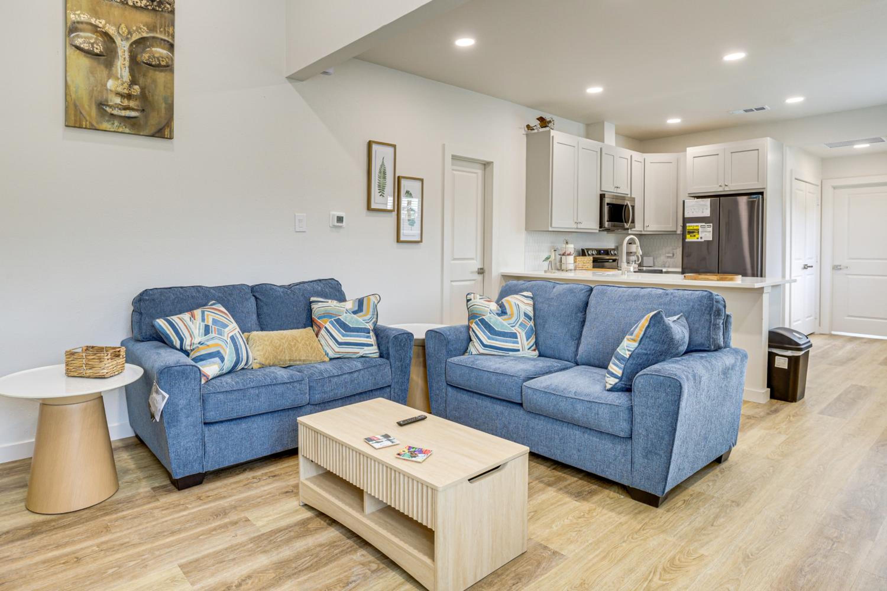 Great for Travel Nurses 2BR East Dallas Townhome!