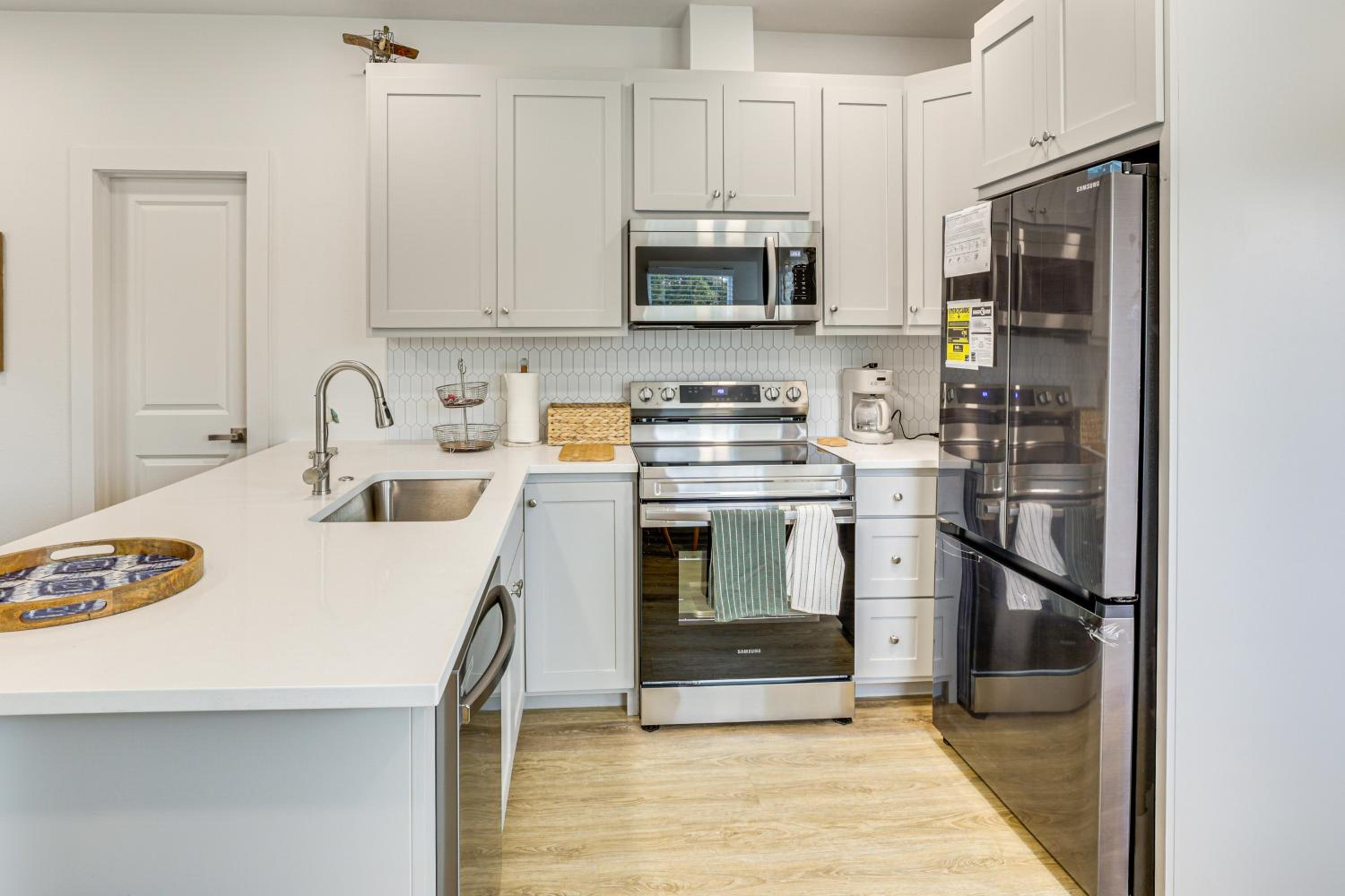 Great for Travel Nurses 2BR East Dallas Townhome!