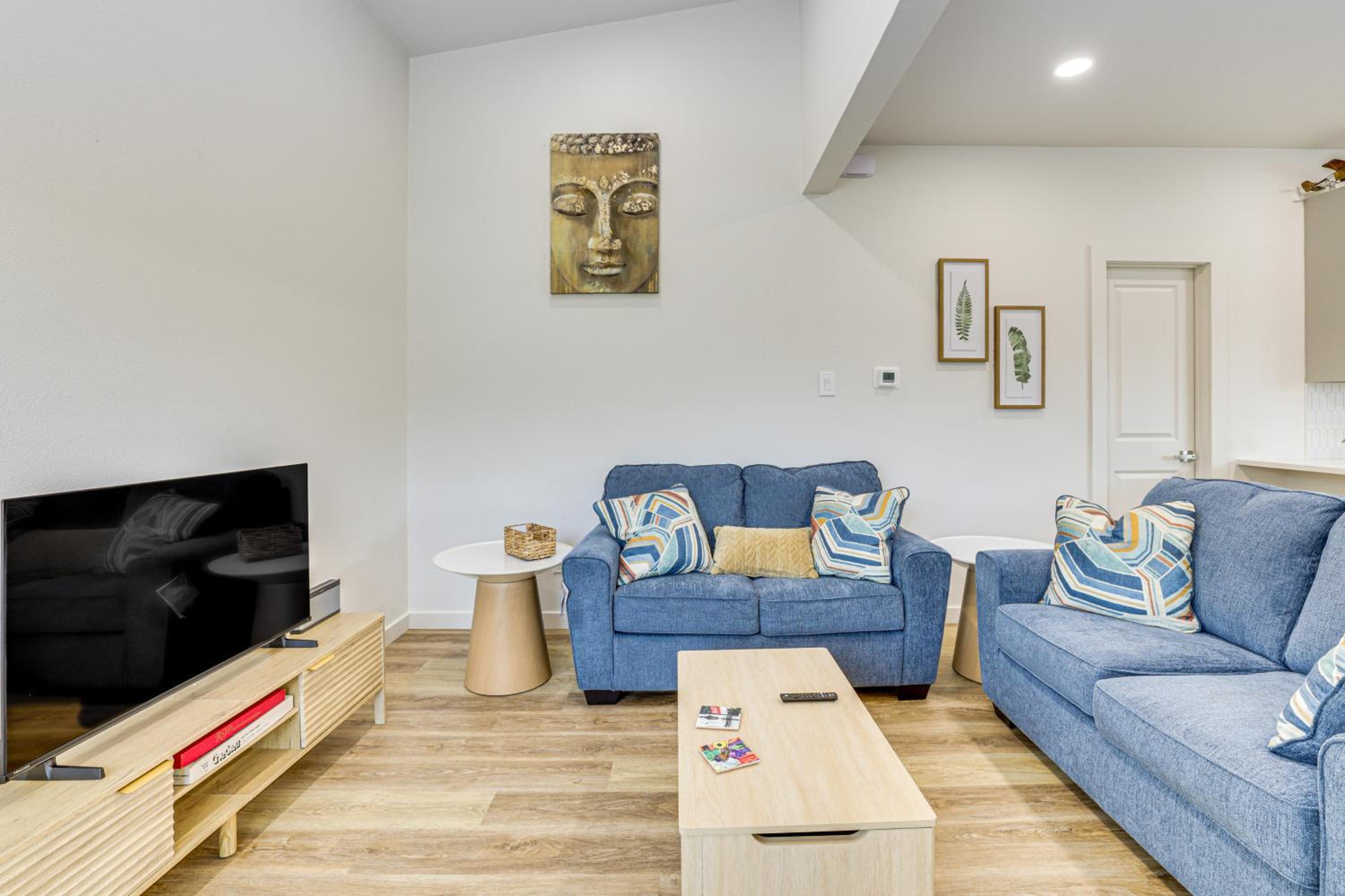 Great for Travel Nurses 2BR East Dallas Townhome!