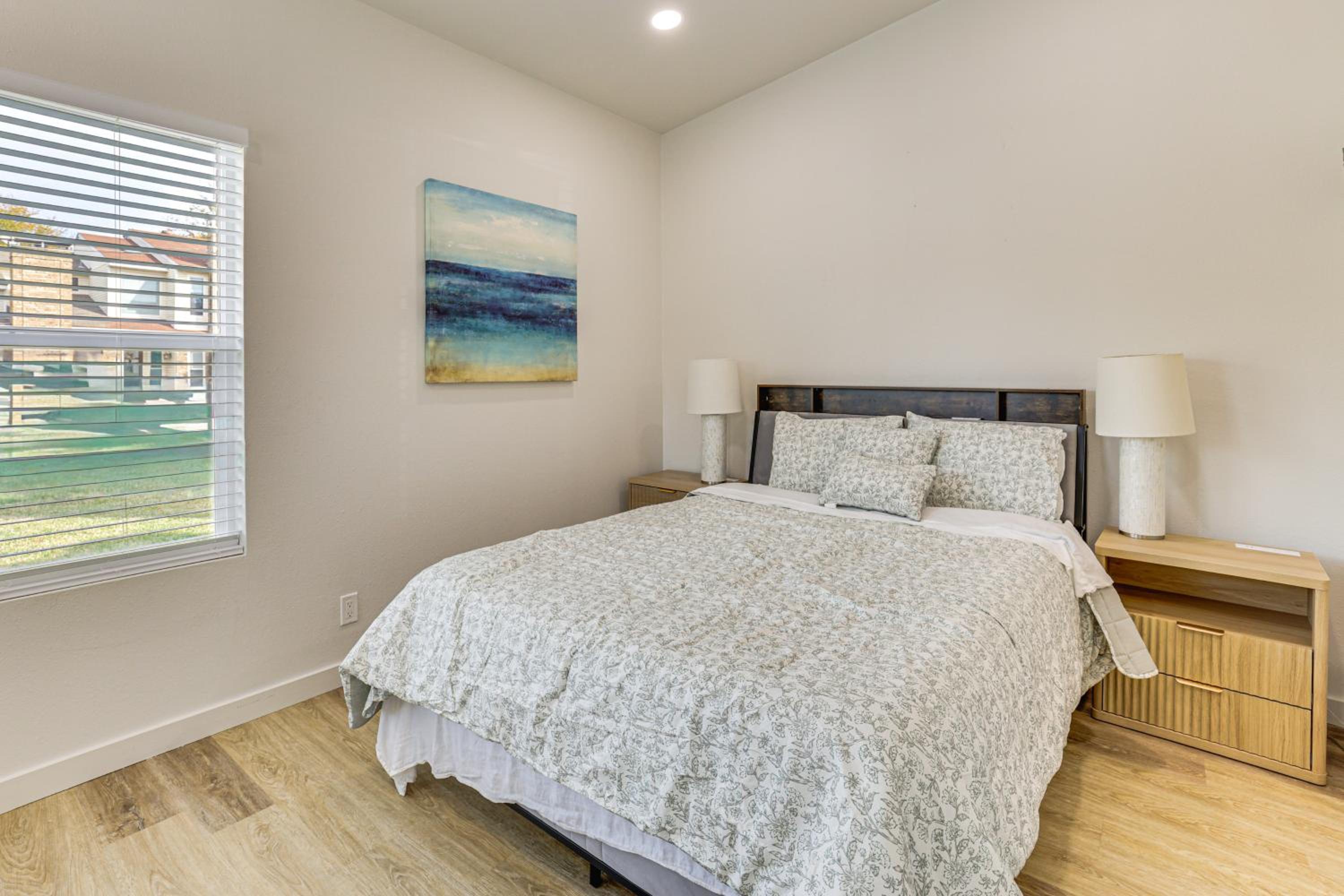 Great for Travel Nurses 2BR East Dallas Townhome!