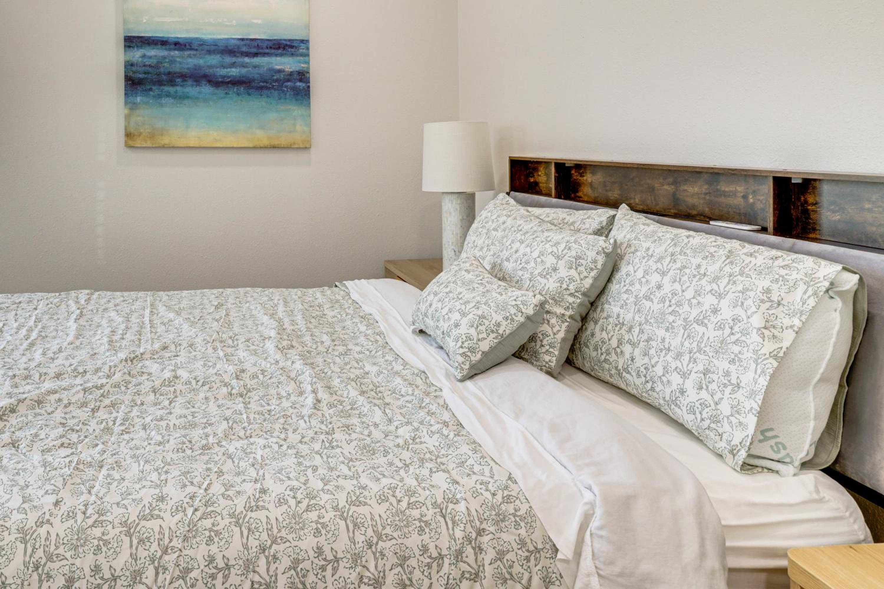 Great for Travel Nurses 2BR East Dallas Townhome!