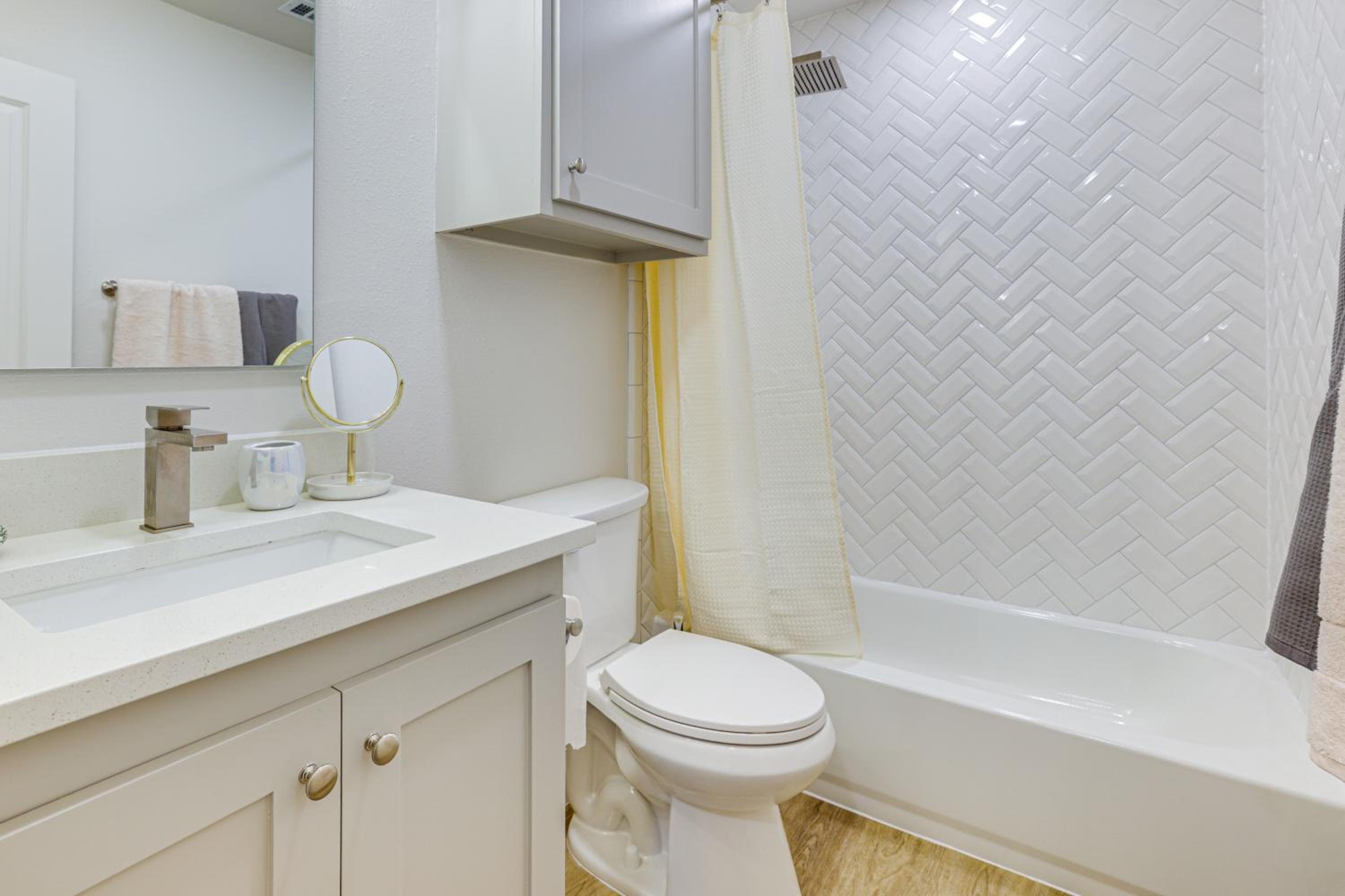 Great for Travel Nurses 2BR East Dallas Townhome!