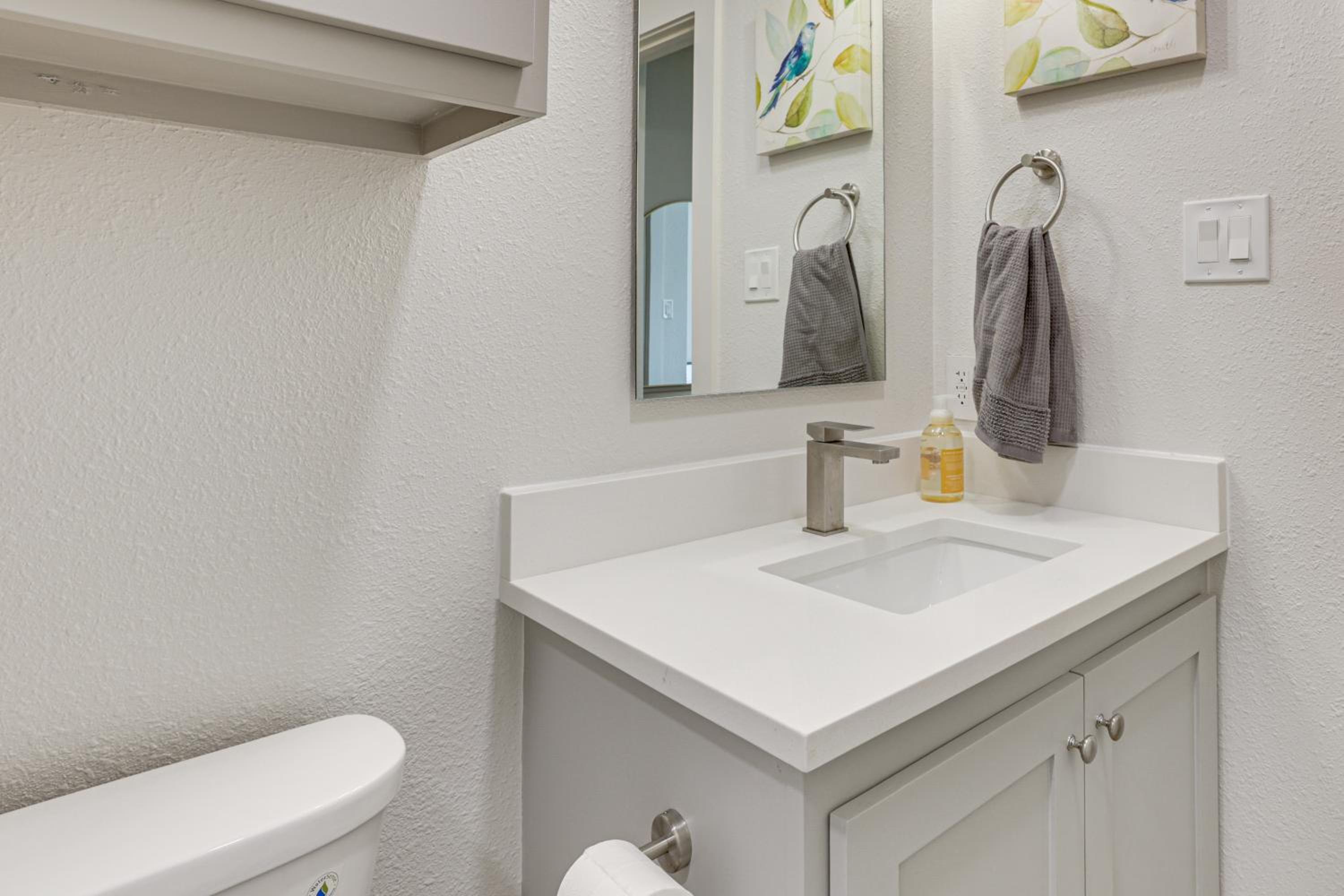 Great for Travel Nurses 2BR East Dallas Townhome!