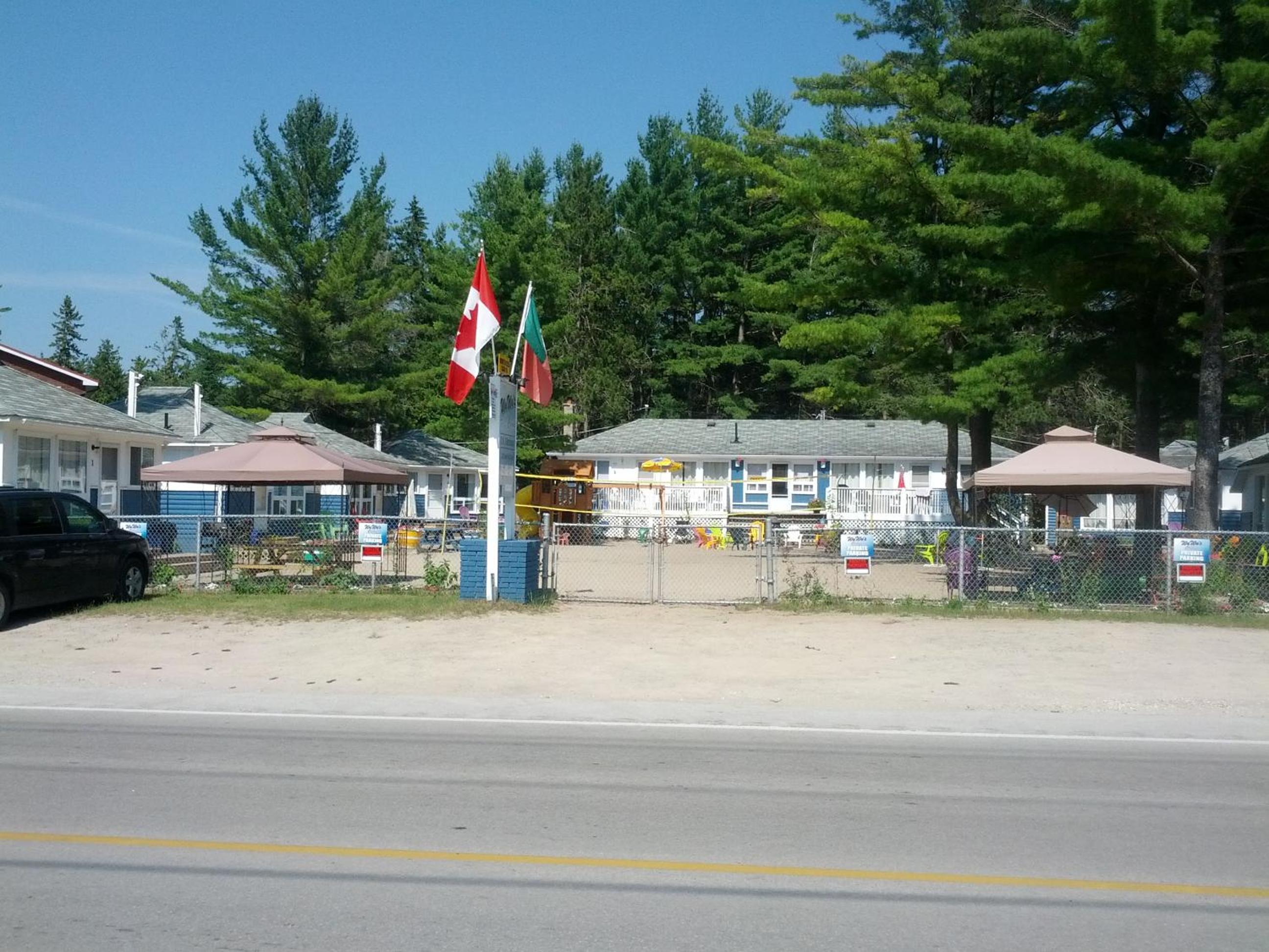 Wu Wu's Cabins