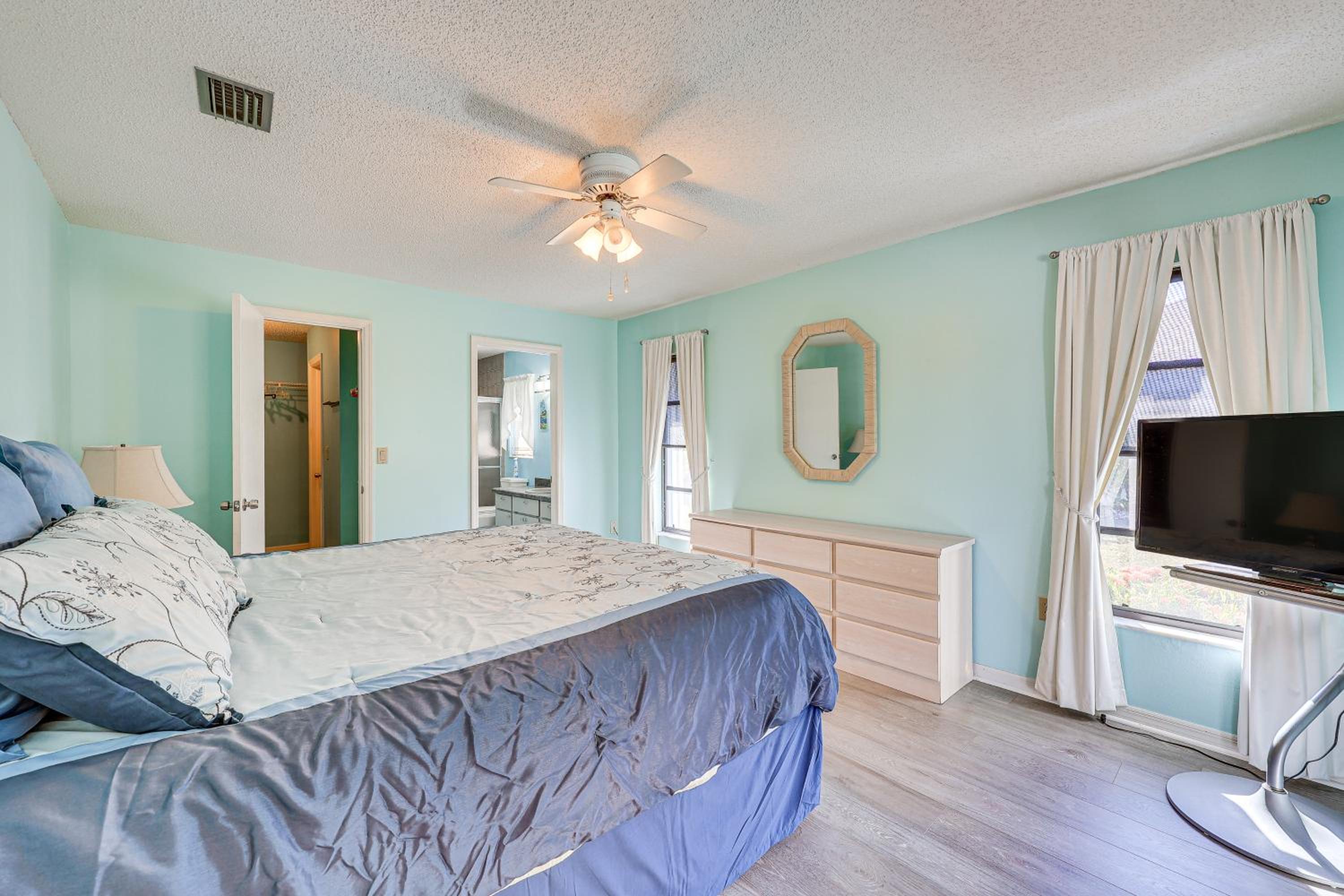 7 Mi to Harborwalk Spacious Home with Private Pool