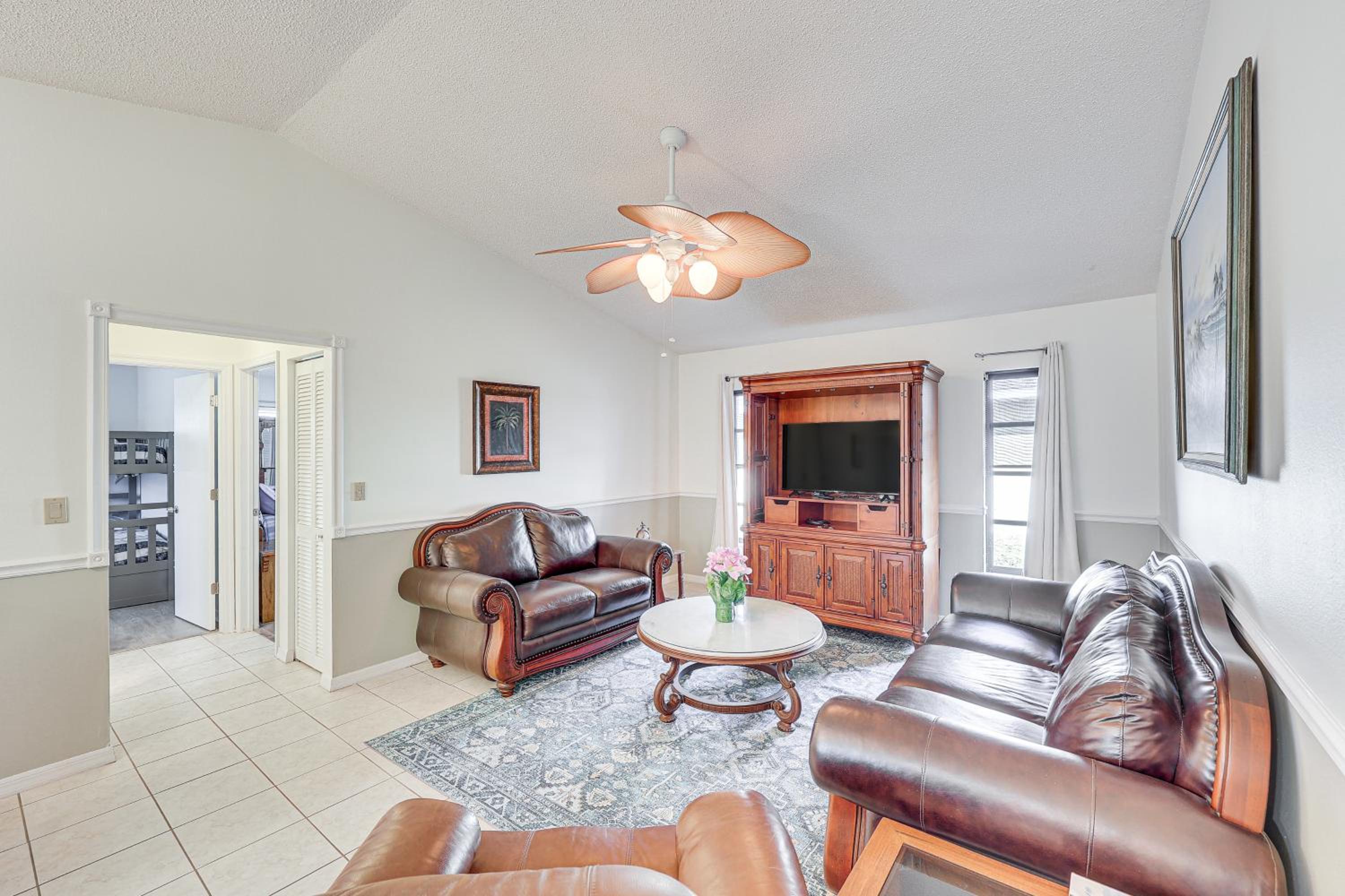 7 Mi to Harborwalk Spacious Home with Private Pool