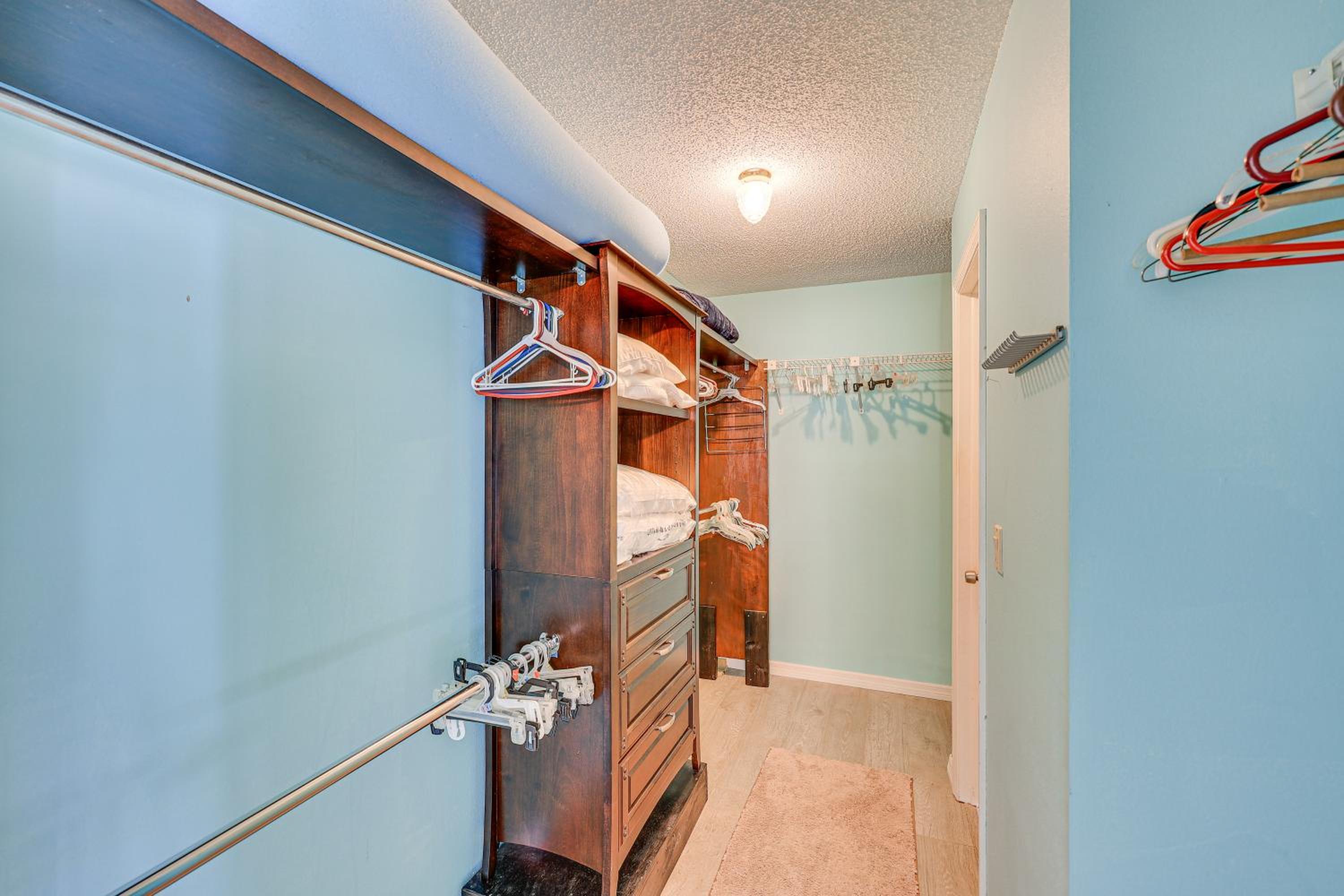 7 Mi to Harborwalk Spacious Home with Private Pool