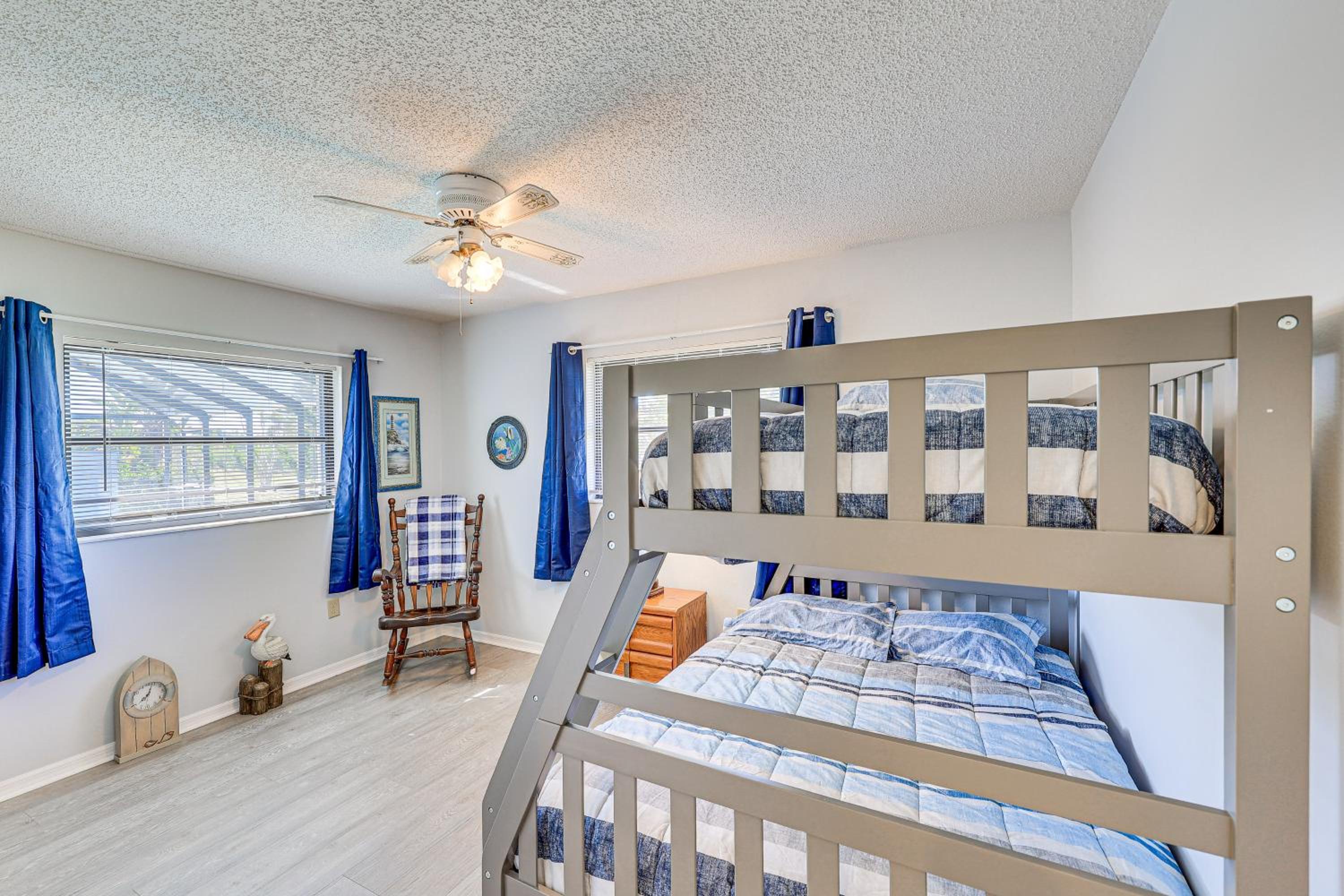 7 Mi to Harborwalk Spacious Home with Private Pool