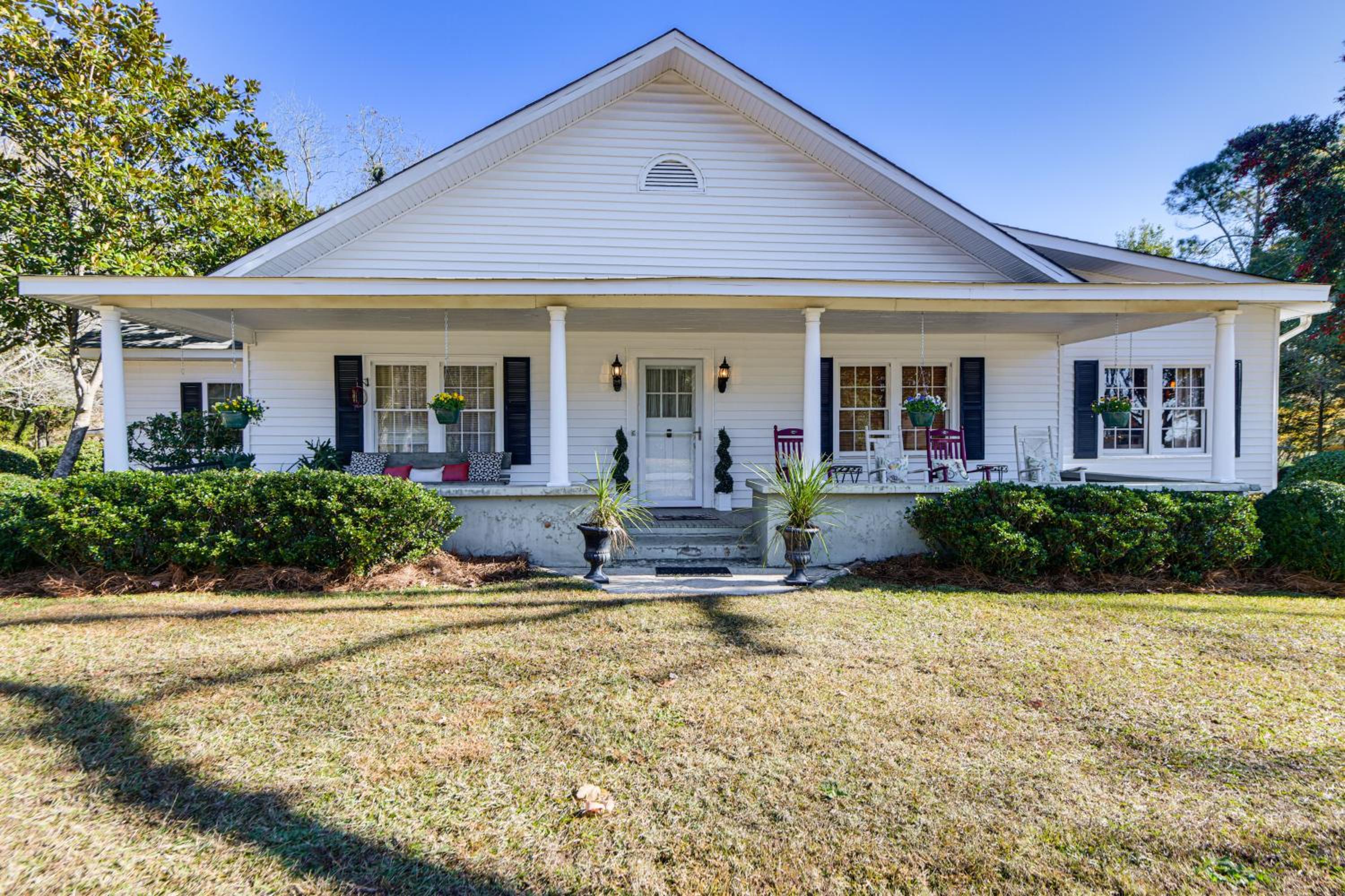 7 Mi to Sprewell Bluff Park Home with Patio and Yard!