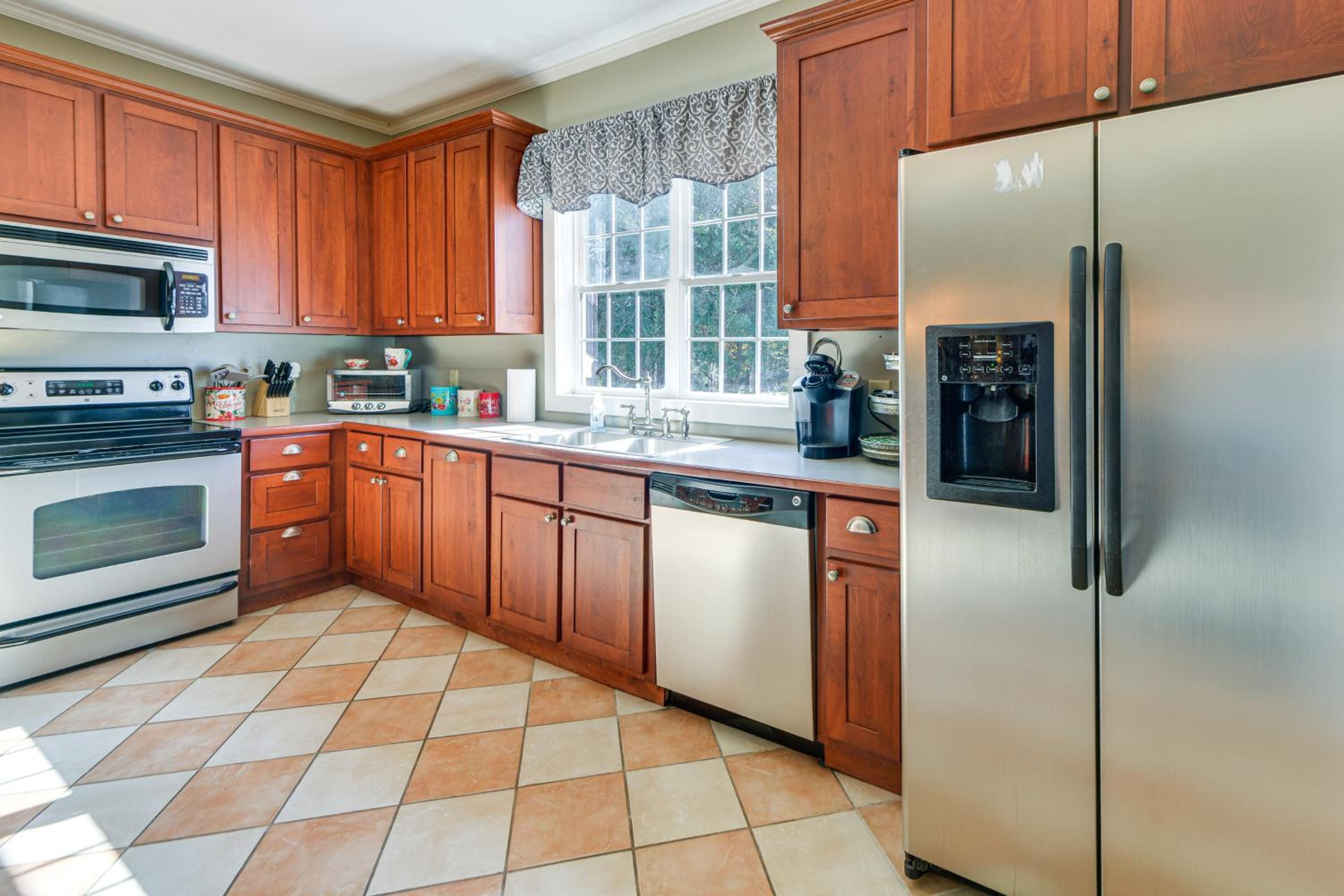 7 Mi to Sprewell Bluff Park Home with Patio and Yard!