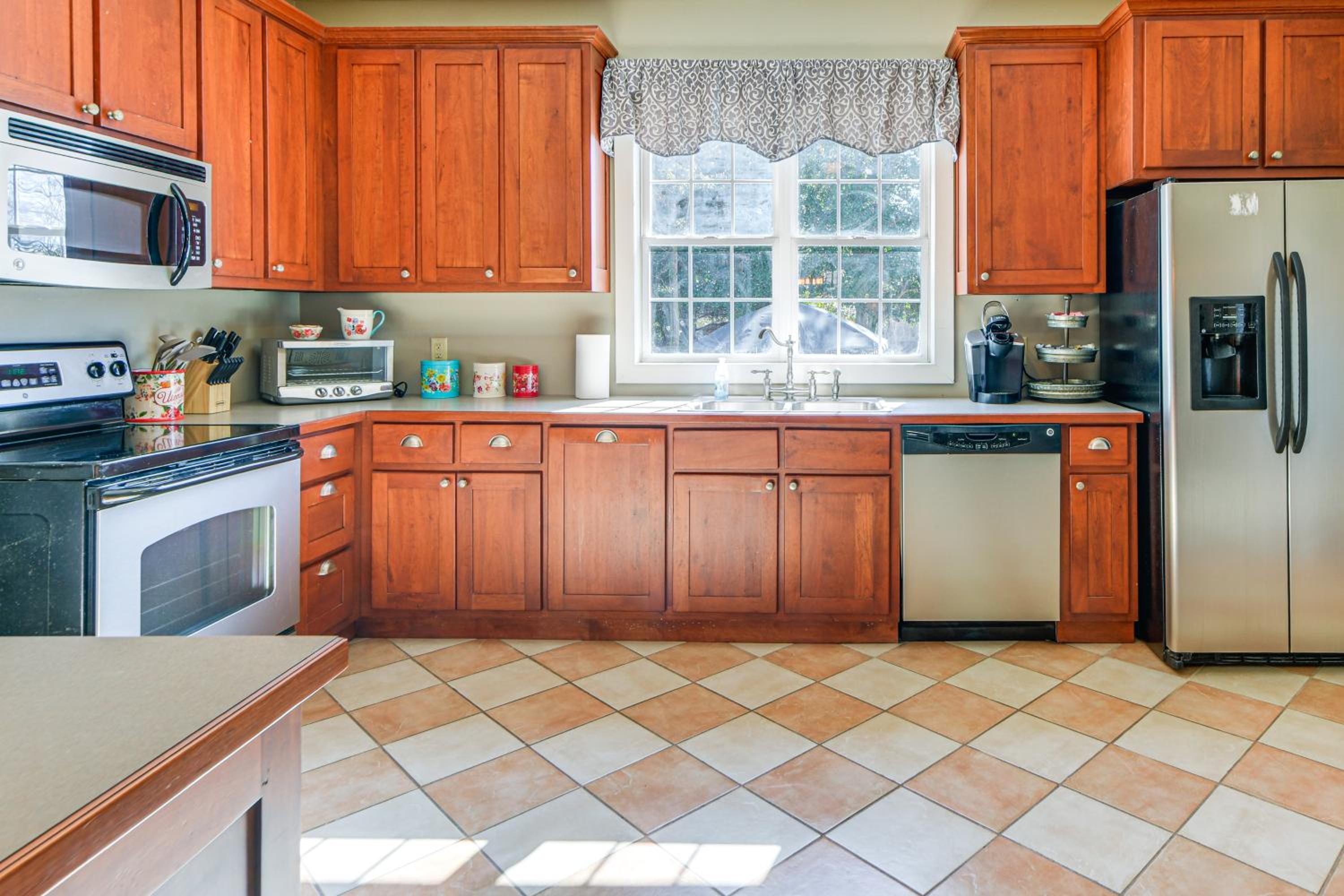 7 Mi to Sprewell Bluff Park Home with Patio and Yard!