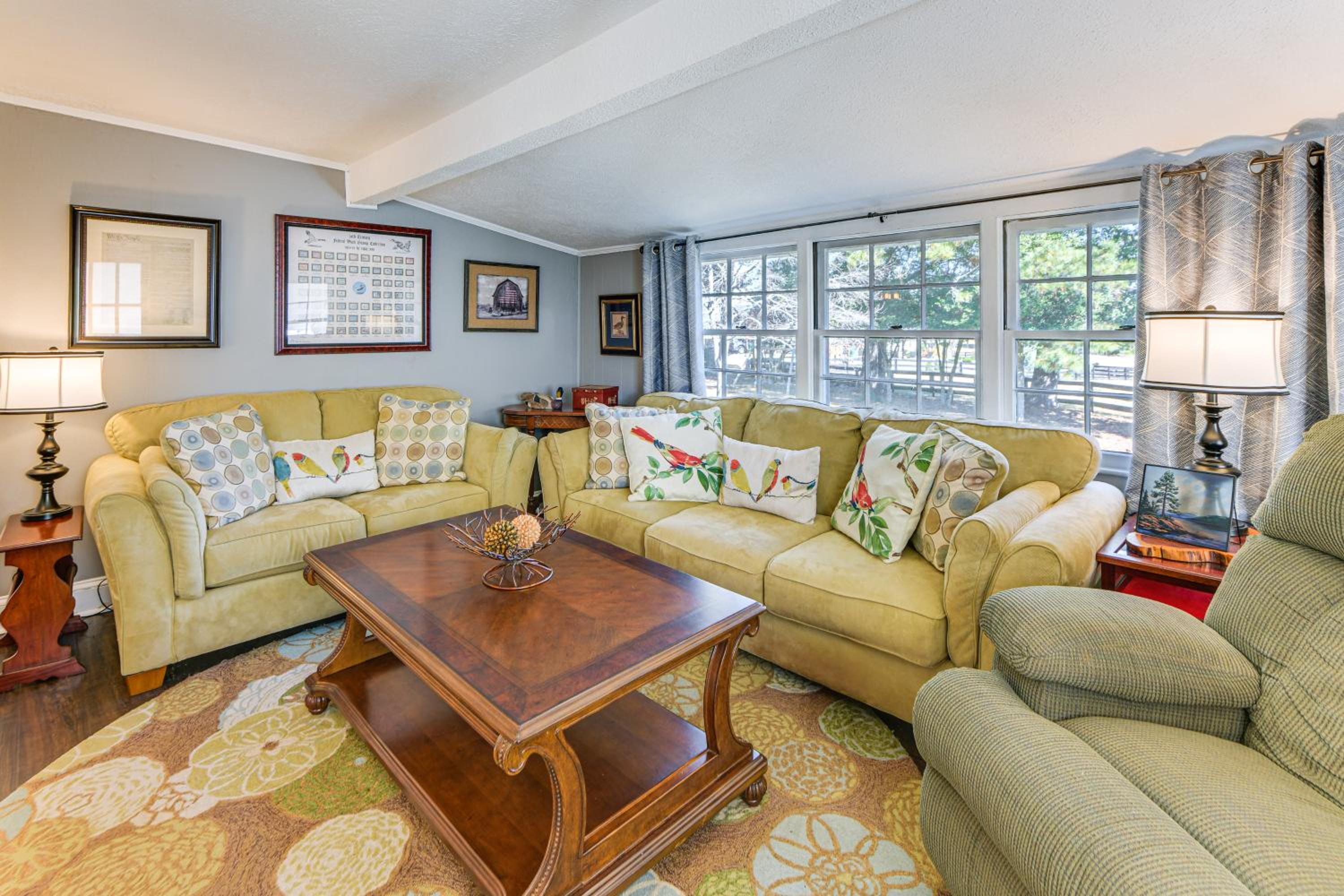 7 Mi to Sprewell Bluff Park Home with Patio and Yard!