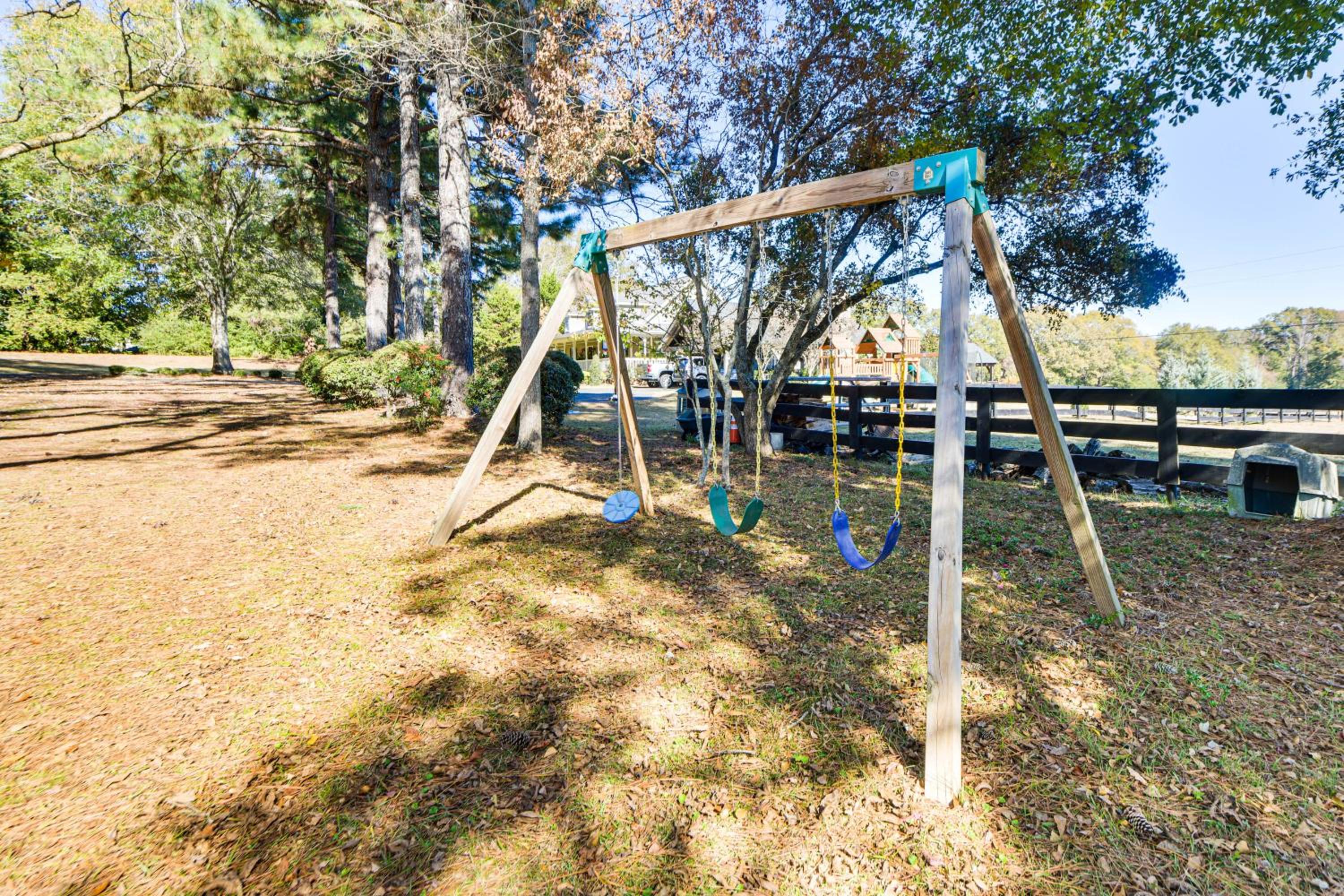 7 Mi to Sprewell Bluff Park Home with Patio and Yard!