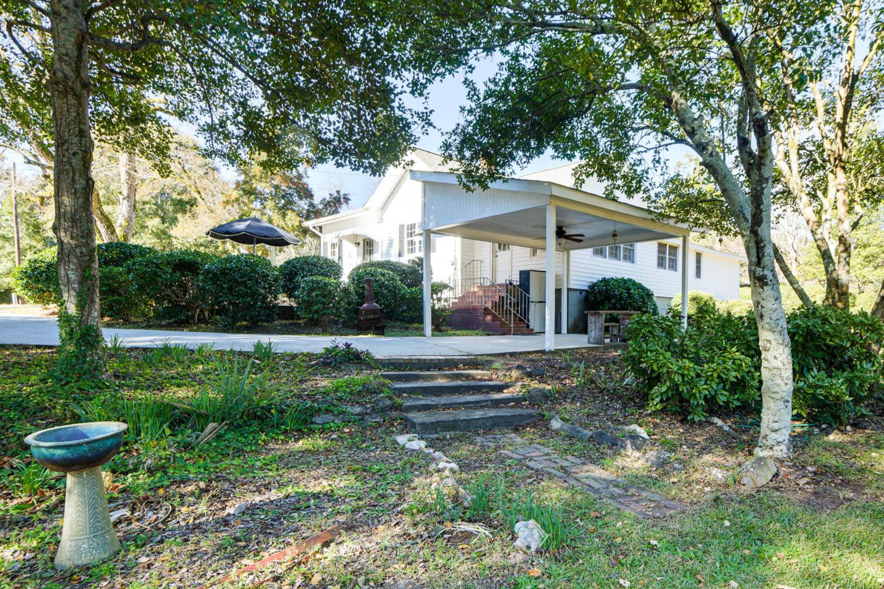 7 Mi to Sprewell Bluff Park Home with Patio and Yard!