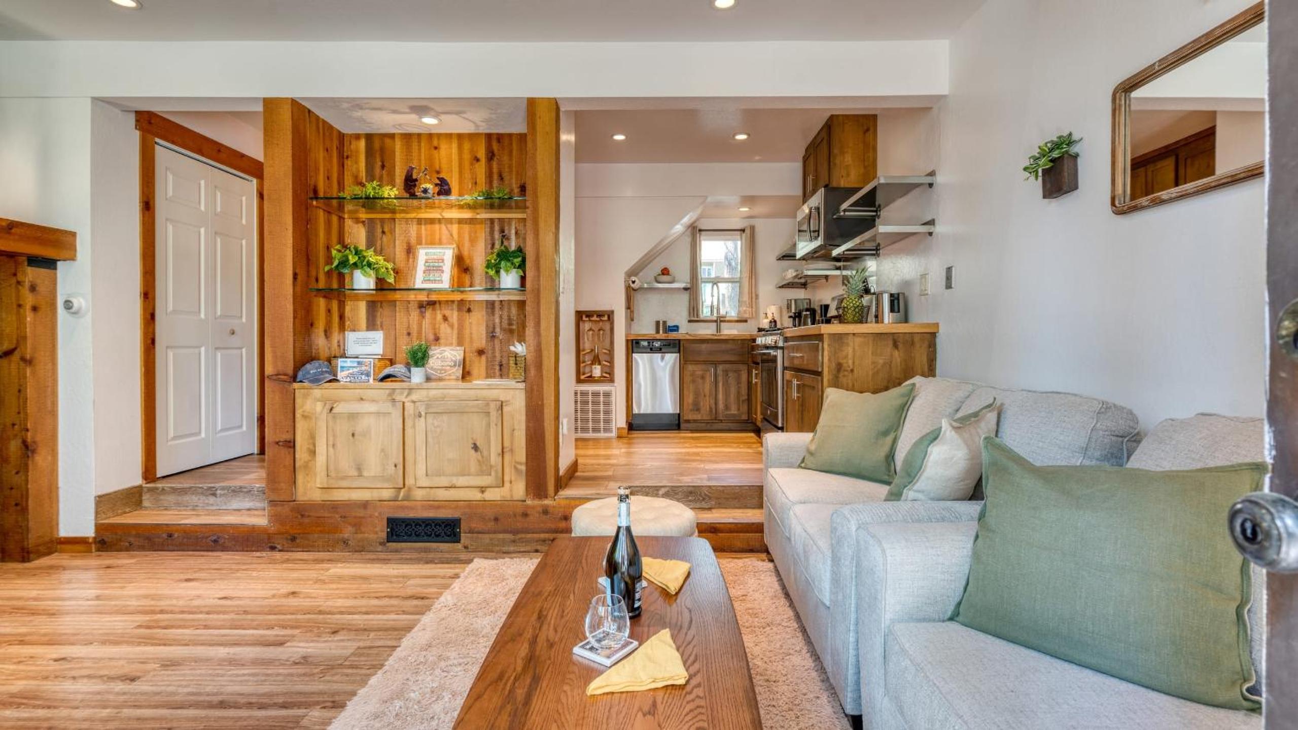 Cozy Tahoe Townhome w Fireplace Balcony Quick Access to Trails Lake Cubana - Dollar Hill by AvantStay