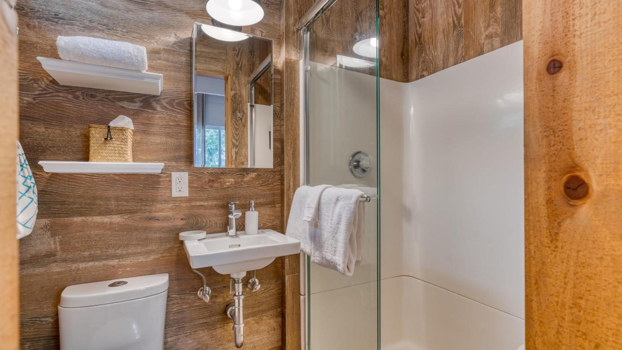 Cozy Tahoe Townhome w Fireplace Balcony Quick Access to Trails Lake Cubana - Dollar Hill by AvantStay