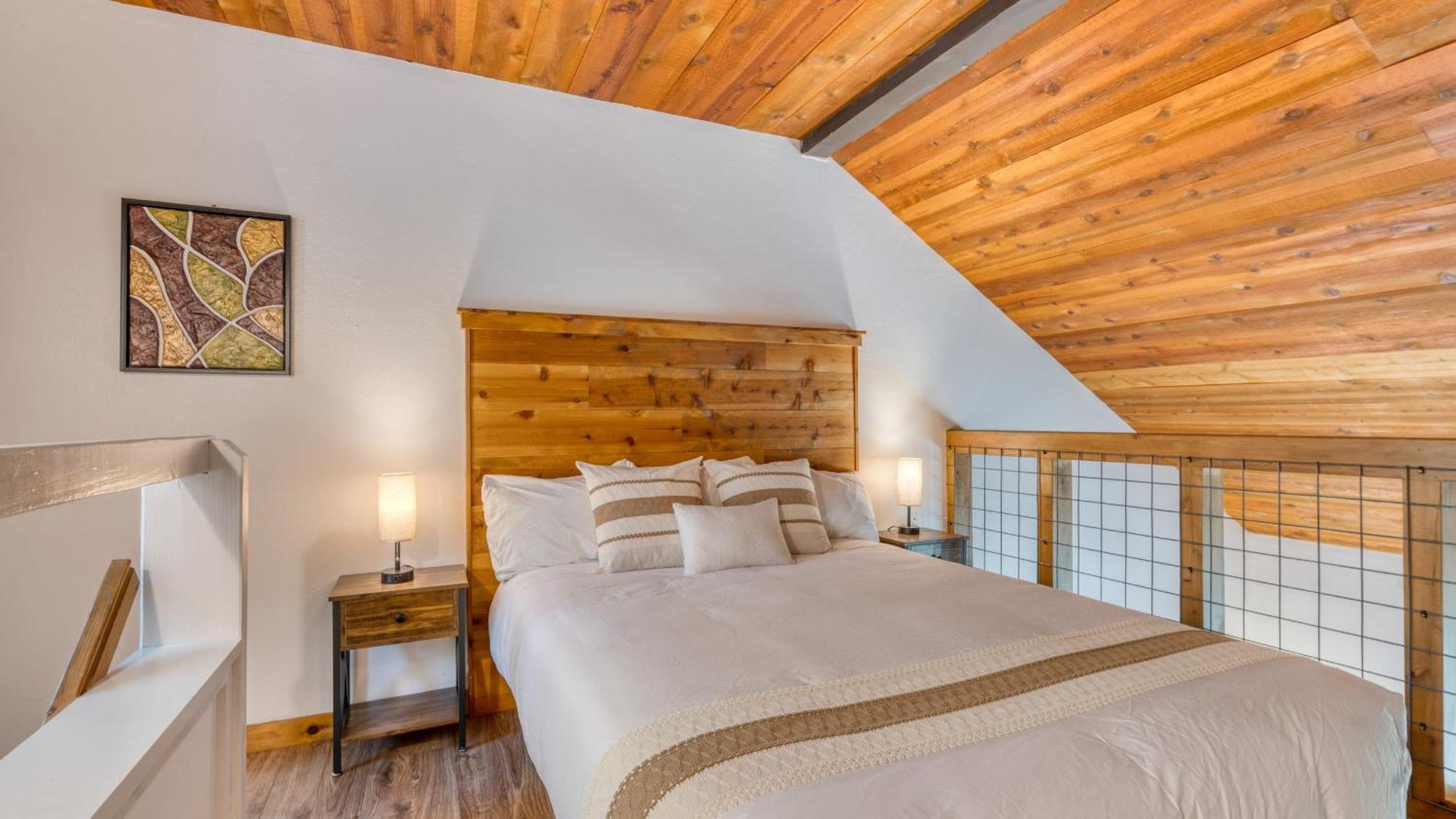 Cozy Tahoe Townhome w Fireplace Balcony Quick Access to Trails Lake Cubana - Dollar Hill by AvantStay