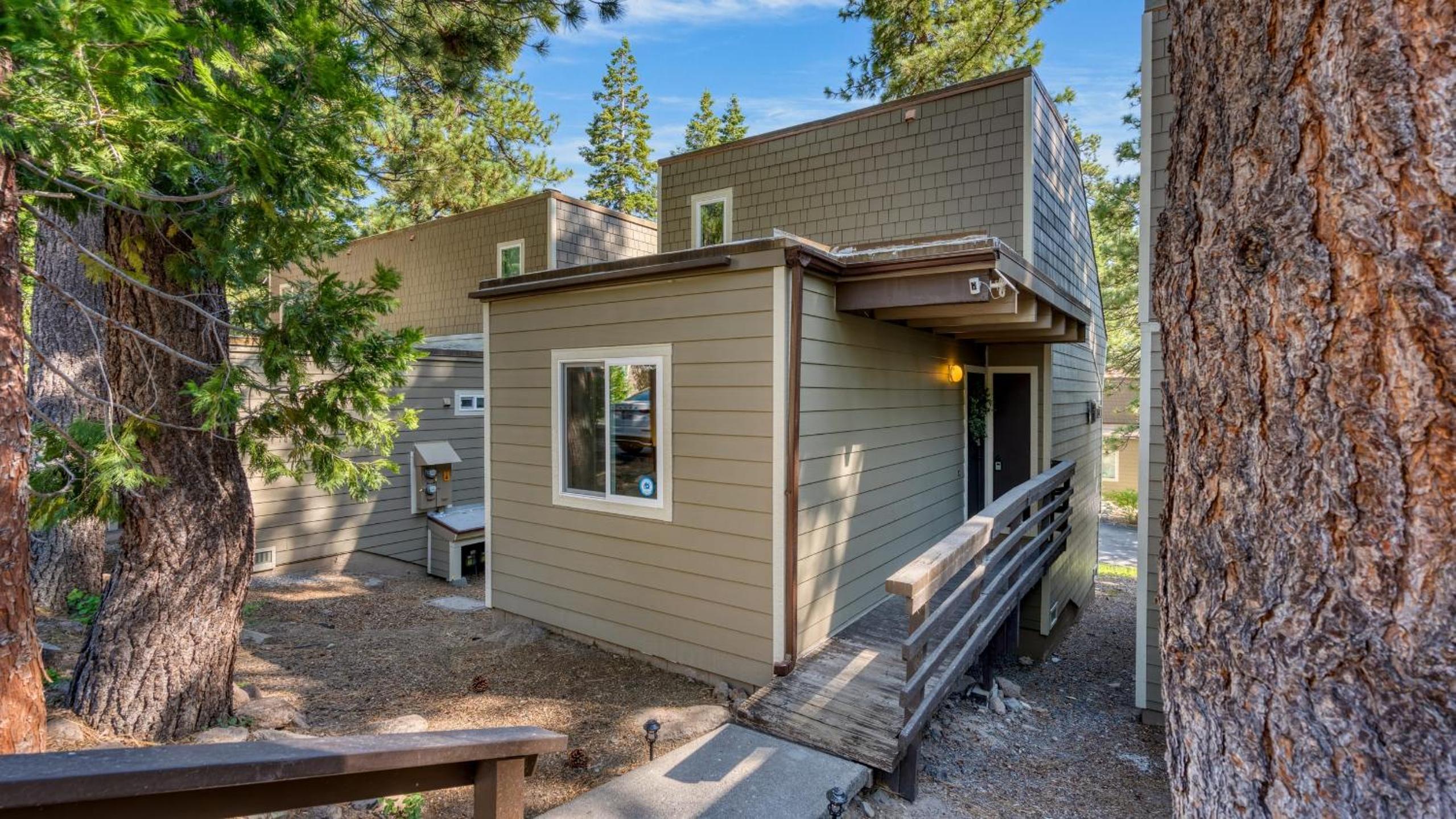 Cozy Tahoe Townhome w Fireplace Balcony Quick Access to Trails Lake Cubana - Dollar Hill by AvantStay