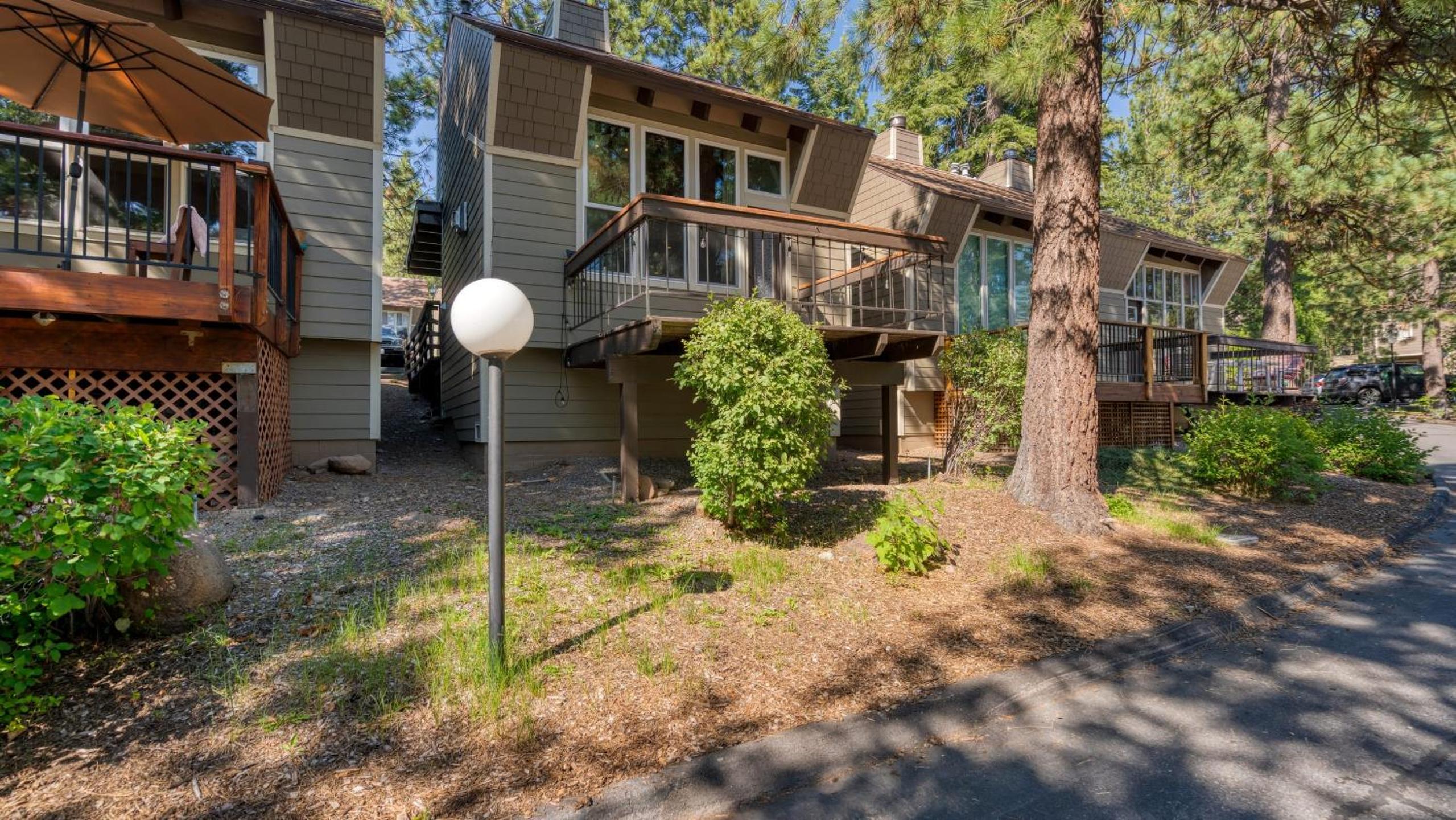 Cozy Tahoe Townhome w Fireplace Balcony Quick Access to Trails Lake Cubana - Dollar Hill by AvantStay