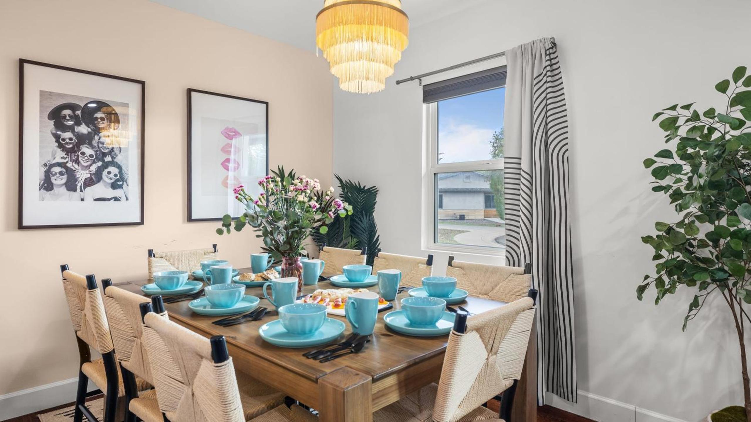Scottsdale Retreat w Private Pool Outdoor Dining Close to Old Town Fun Casa Cambridge by AvantStay