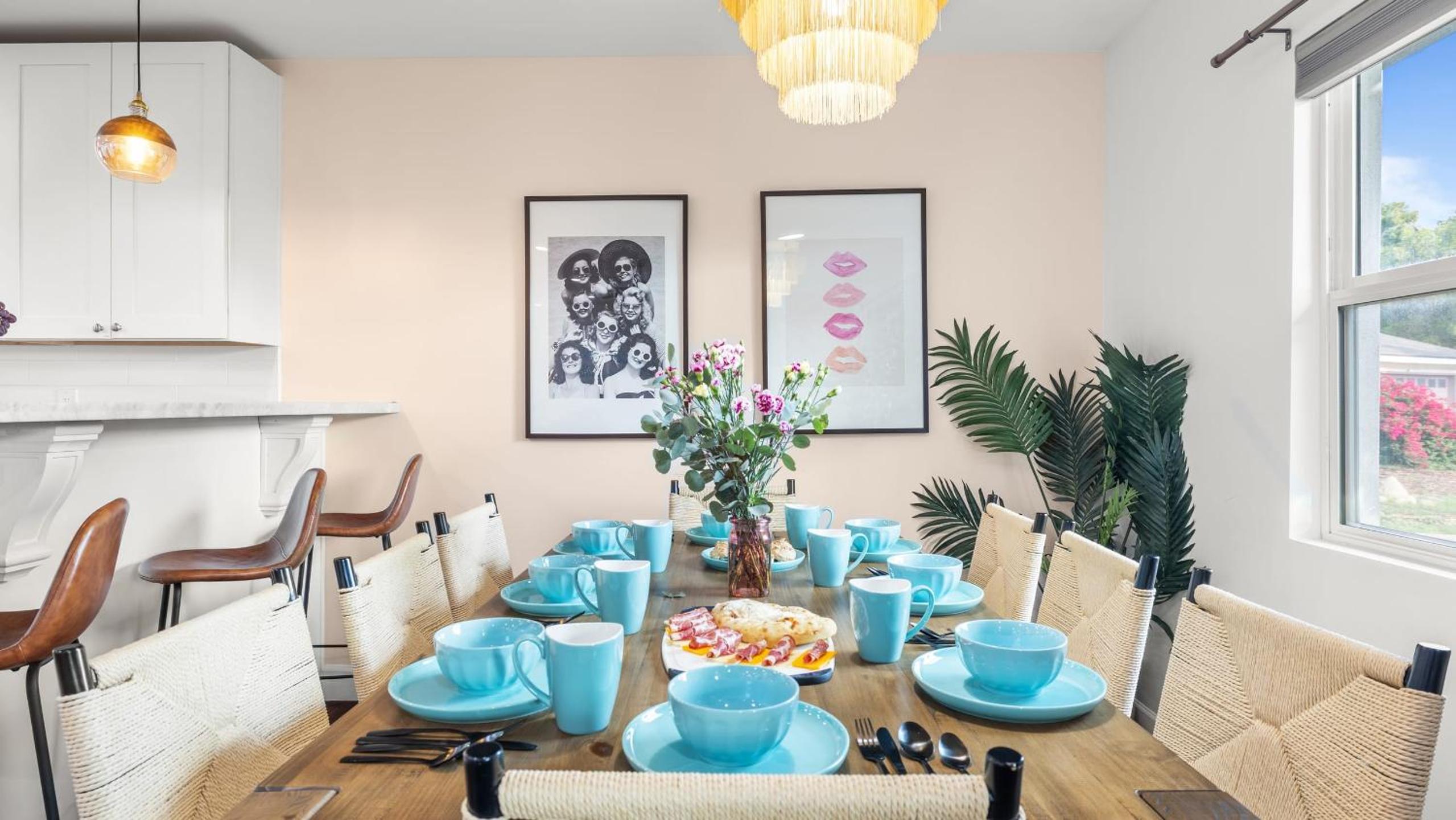 Scottsdale Retreat w Private Pool Outdoor Dining Close to Old Town Fun Casa Cambridge by AvantStay