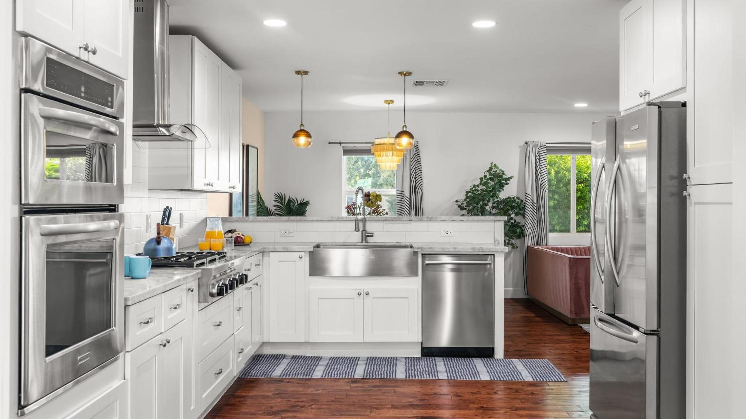 Scottsdale Retreat w Private Pool Outdoor Dining Close to Old Town Fun Casa Cambridge by AvantStay