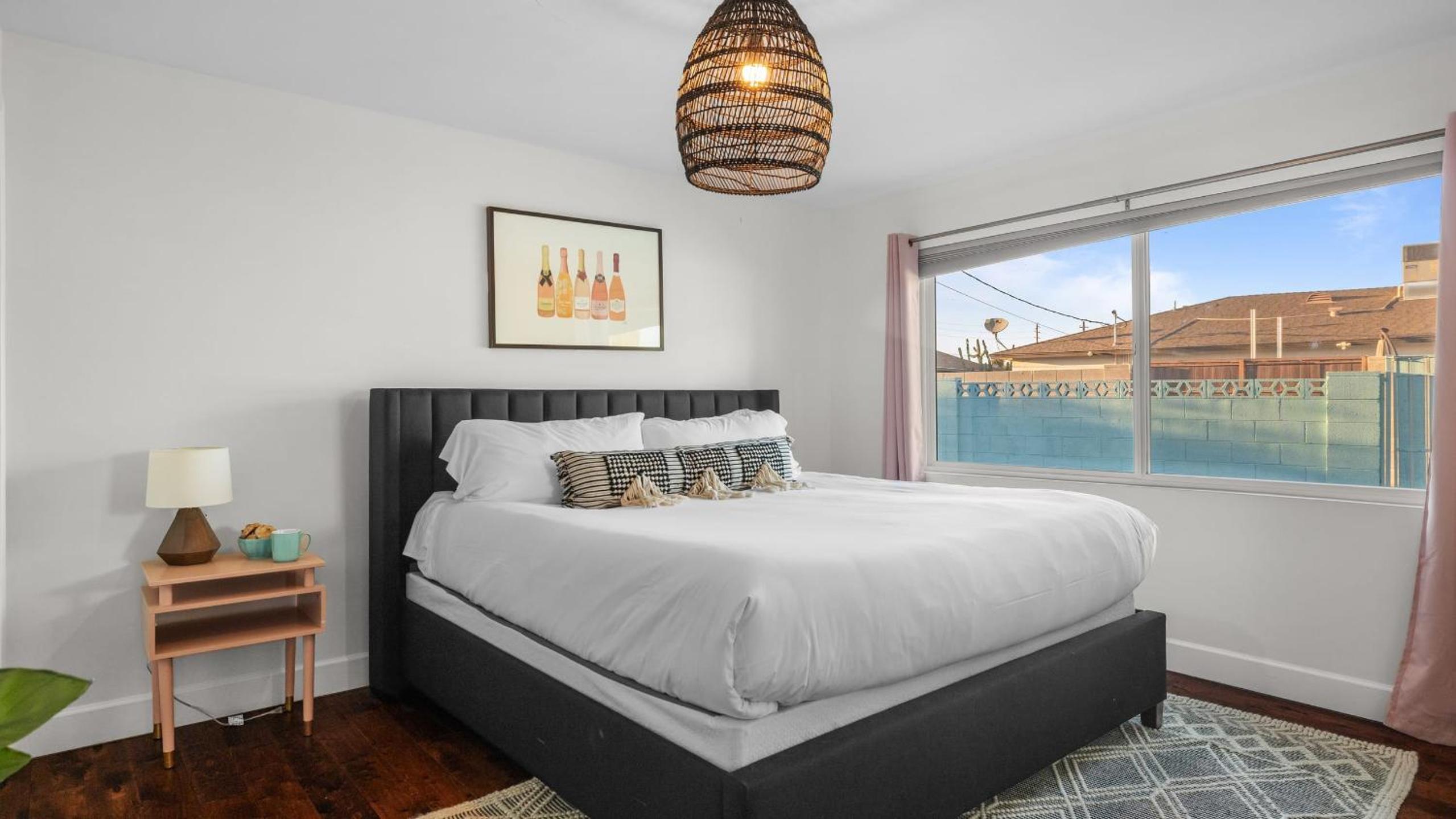 Scottsdale Retreat w Private Pool Outdoor Dining Close to Old Town Fun Casa Cambridge by AvantStay