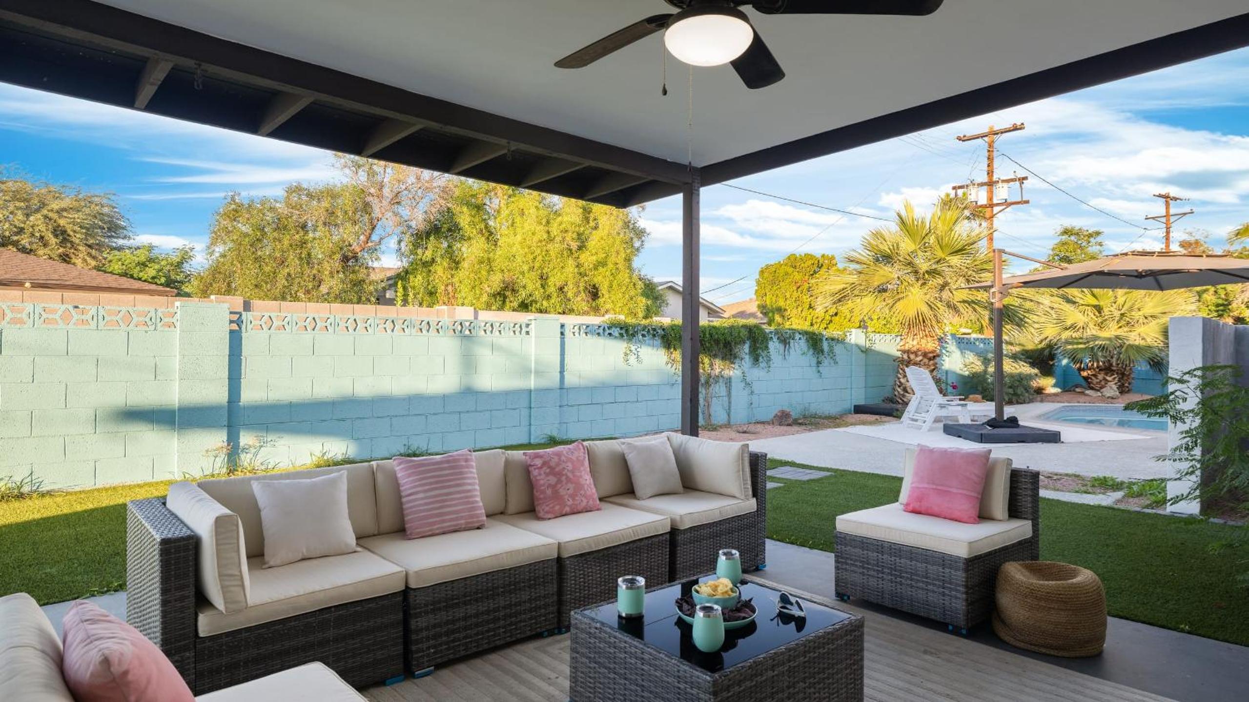 Scottsdale Retreat w Private Pool Outdoor Dining Close to Old Town Fun Casa Cambridge by AvantStay