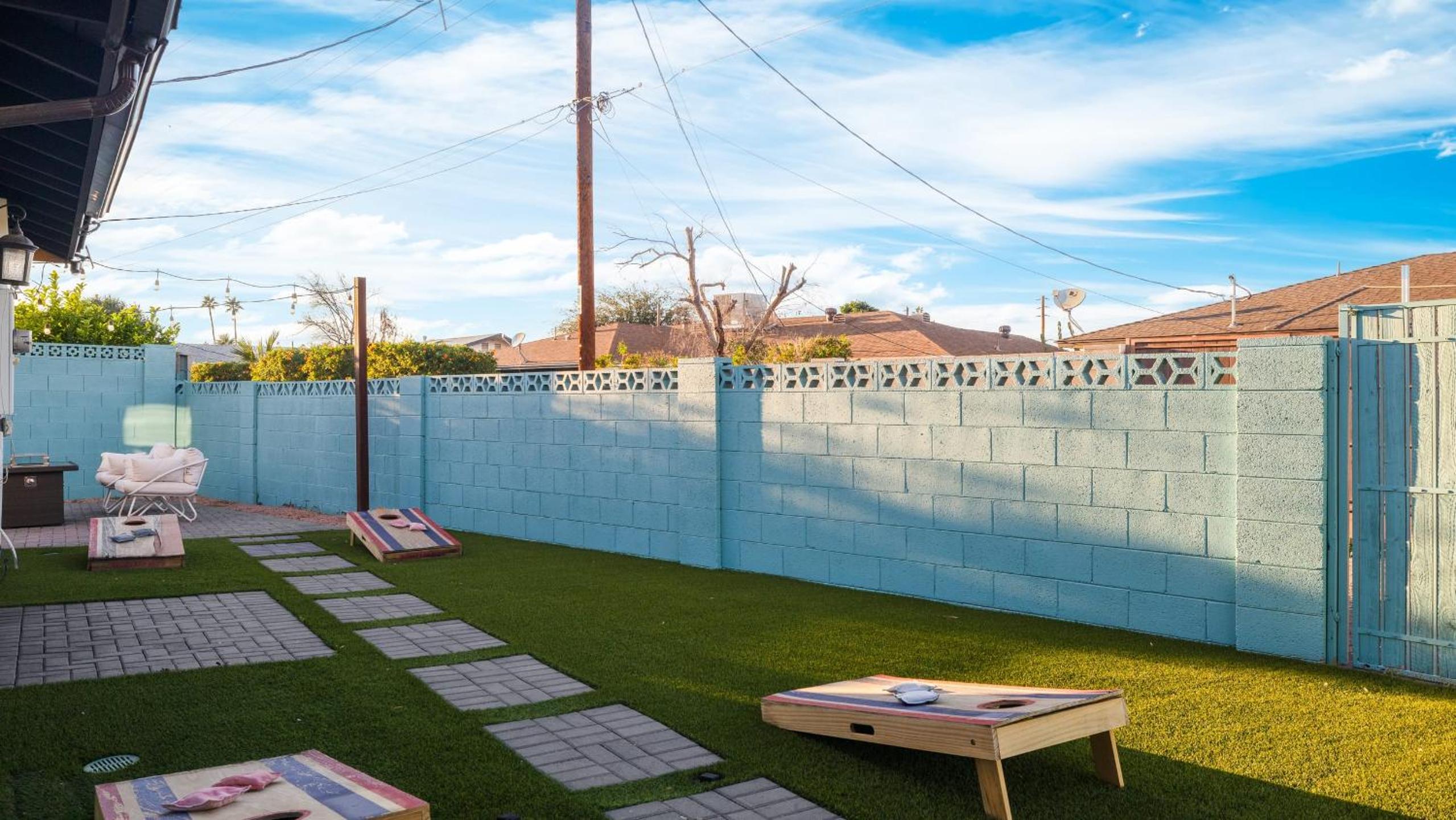 Scottsdale Retreat w Private Pool Outdoor Dining Close to Old Town Fun Casa Cambridge by AvantStay