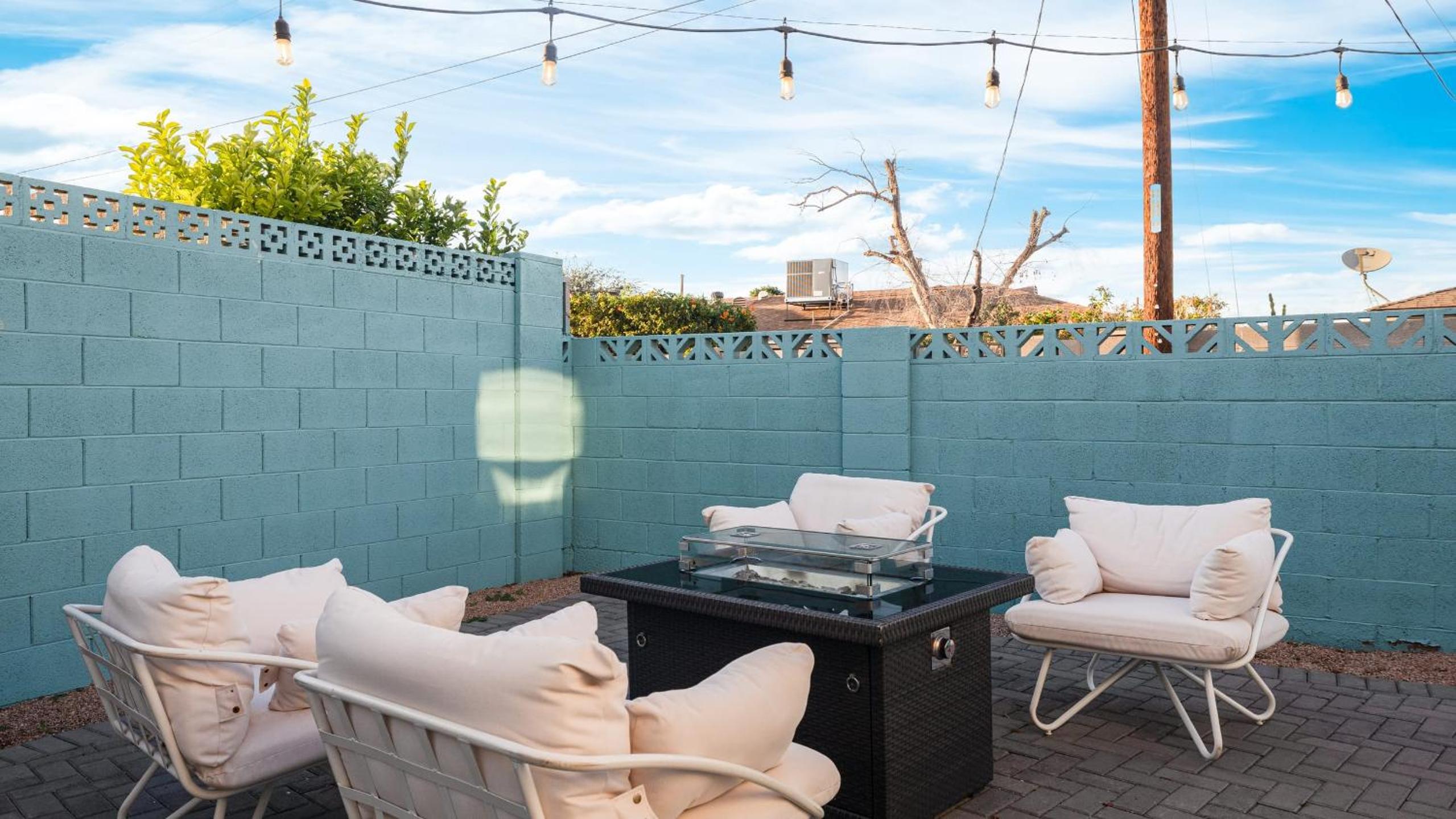 Scottsdale Retreat w Private Pool Outdoor Dining Close to Old Town Fun Casa Cambridge by AvantStay