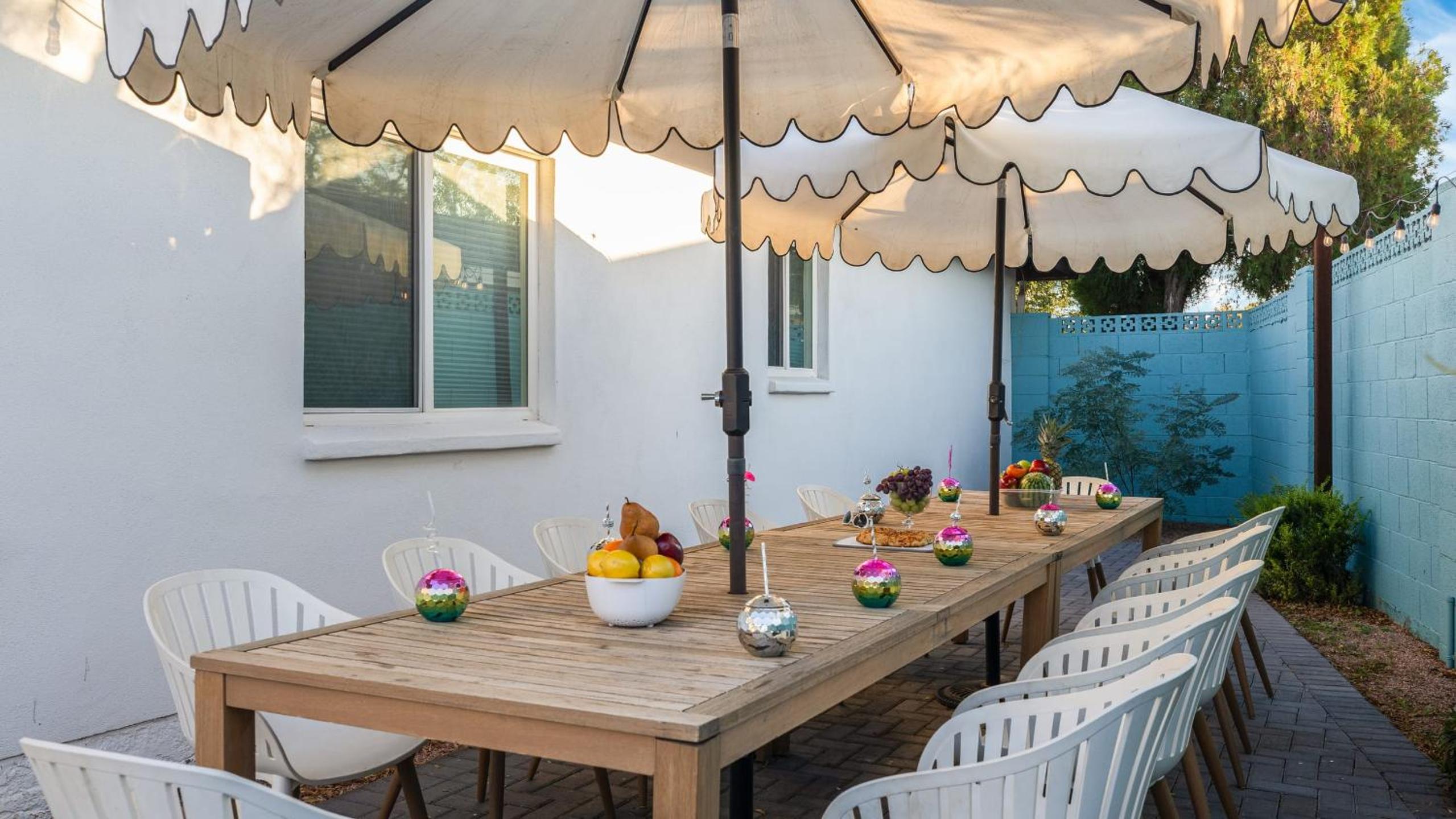 Scottsdale Retreat w Private Pool Outdoor Dining Close to Old Town Fun Casa Cambridge by AvantStay