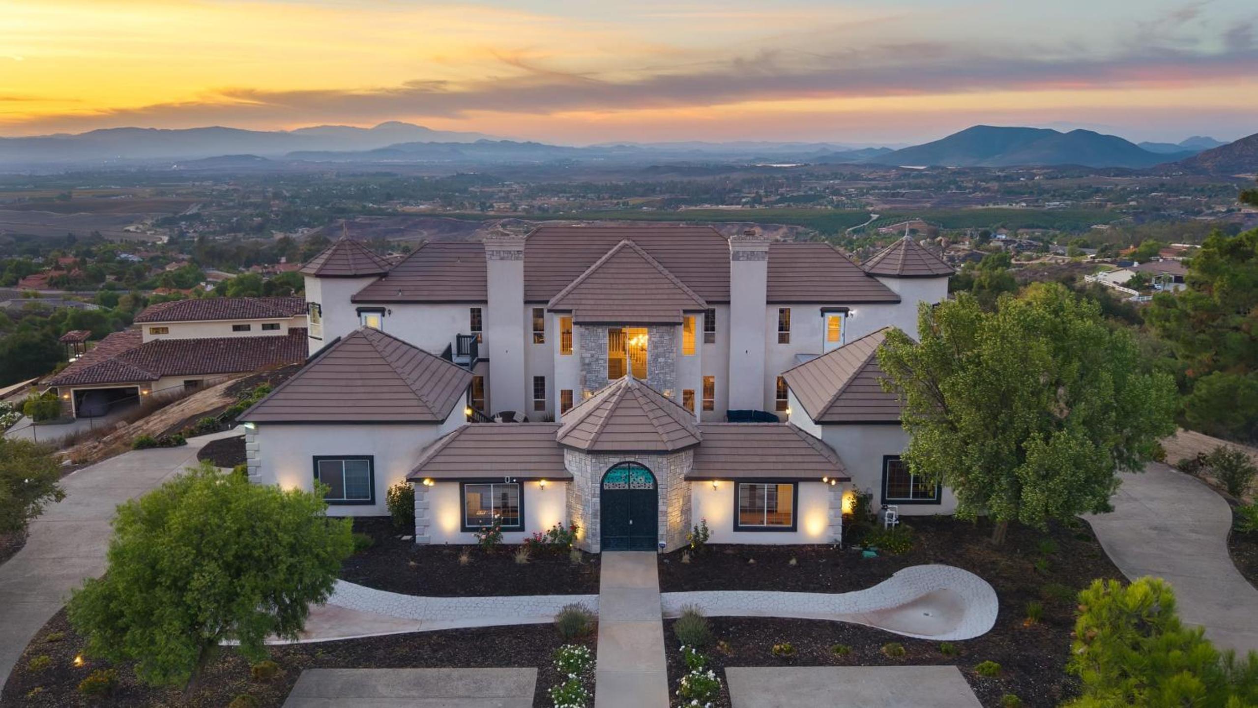 Temecula Stay w Pool Movie Room Sauna Tennis Court Panoramic Valley Views Via de Oro Estate by Avantstay