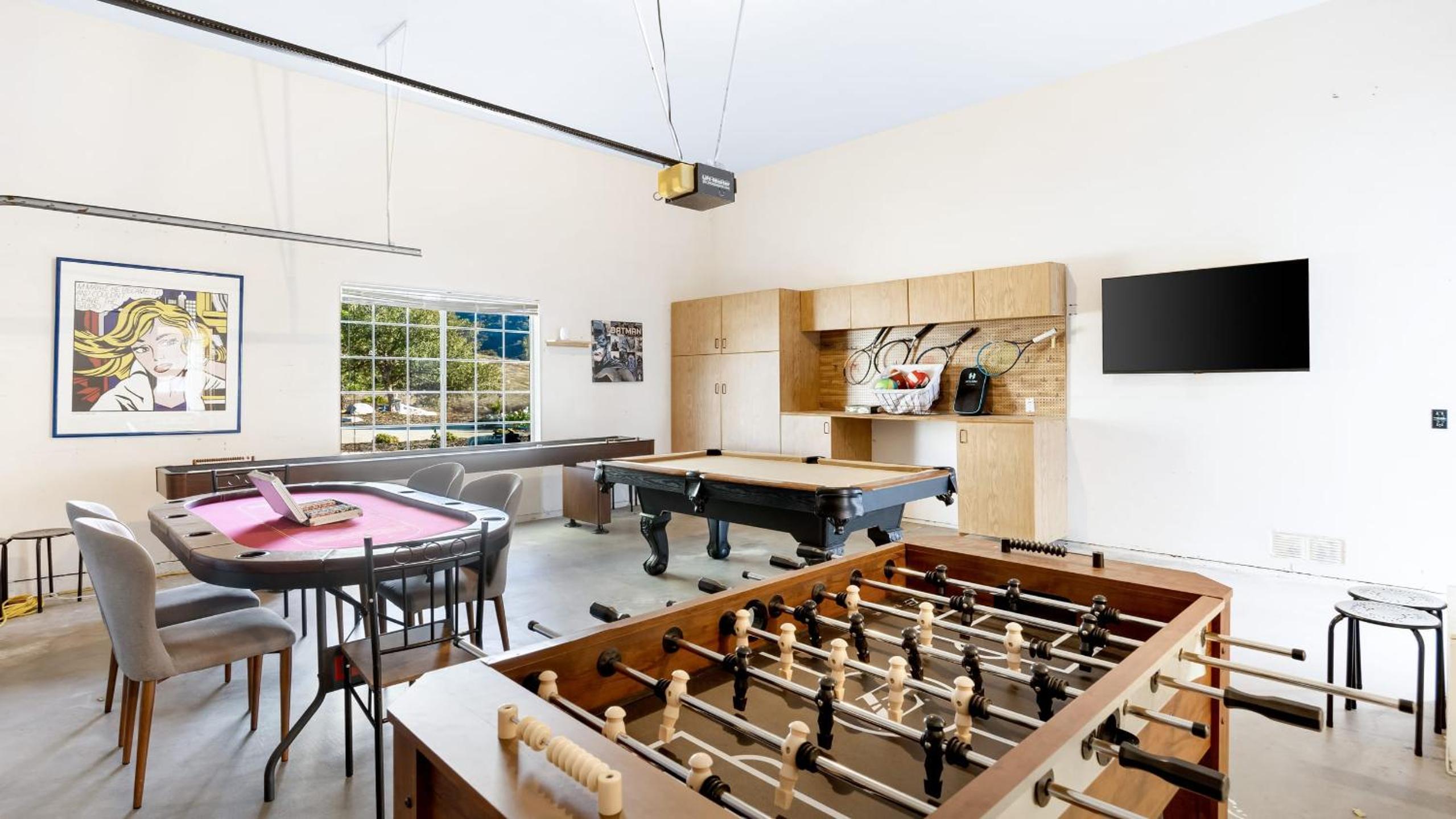 Temecula Stay w Pool Movie Room Sauna Tennis Court Panoramic Valley Views Via de Oro Estate by Avantstay