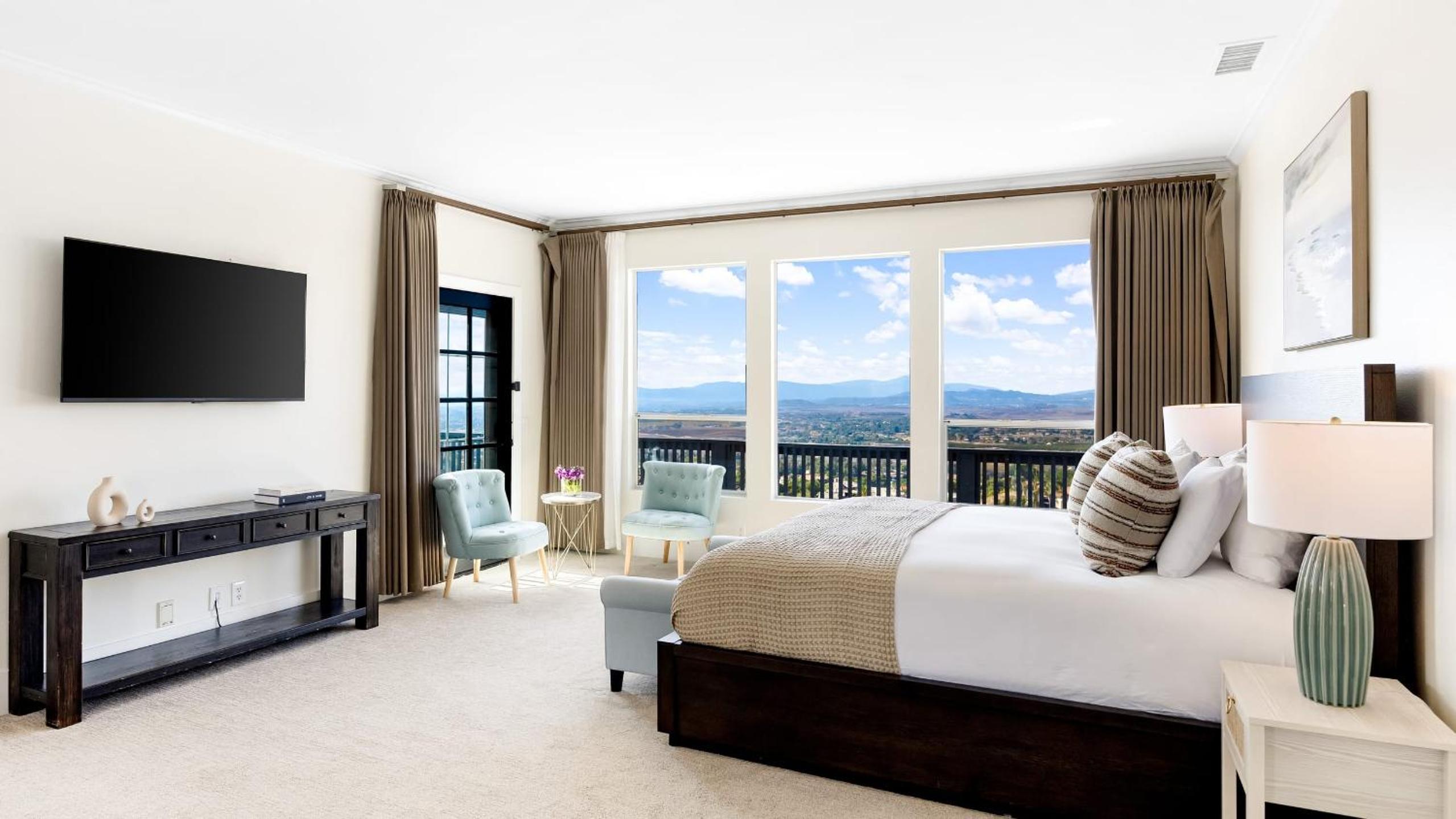 Temecula Stay w Pool Movie Room Sauna Tennis Court Panoramic Valley Views Via de Oro Estate by Avantstay