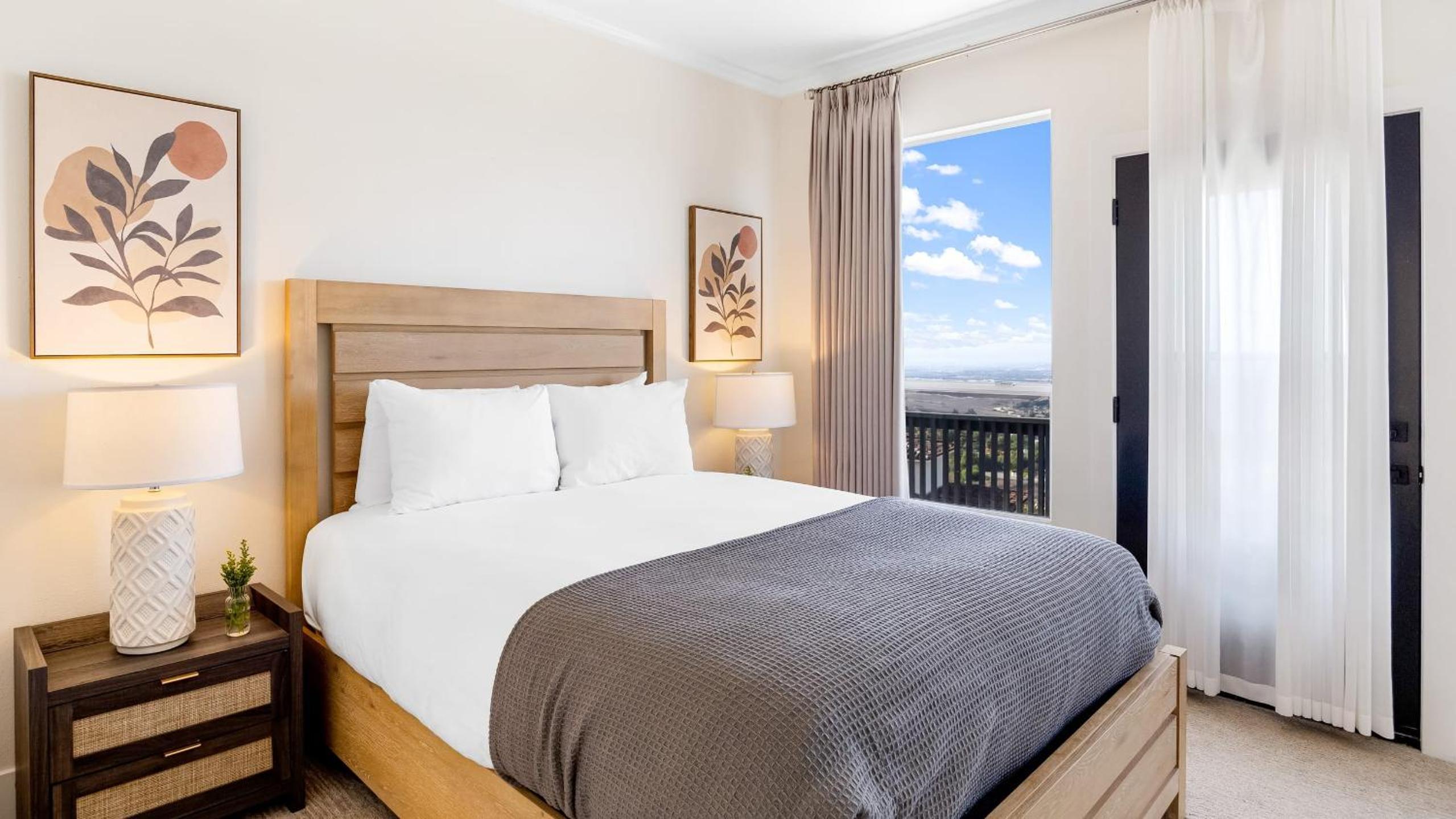 Temecula Stay w Pool Movie Room Sauna Tennis Court Panoramic Valley Views Via de Oro Estate by Avantstay