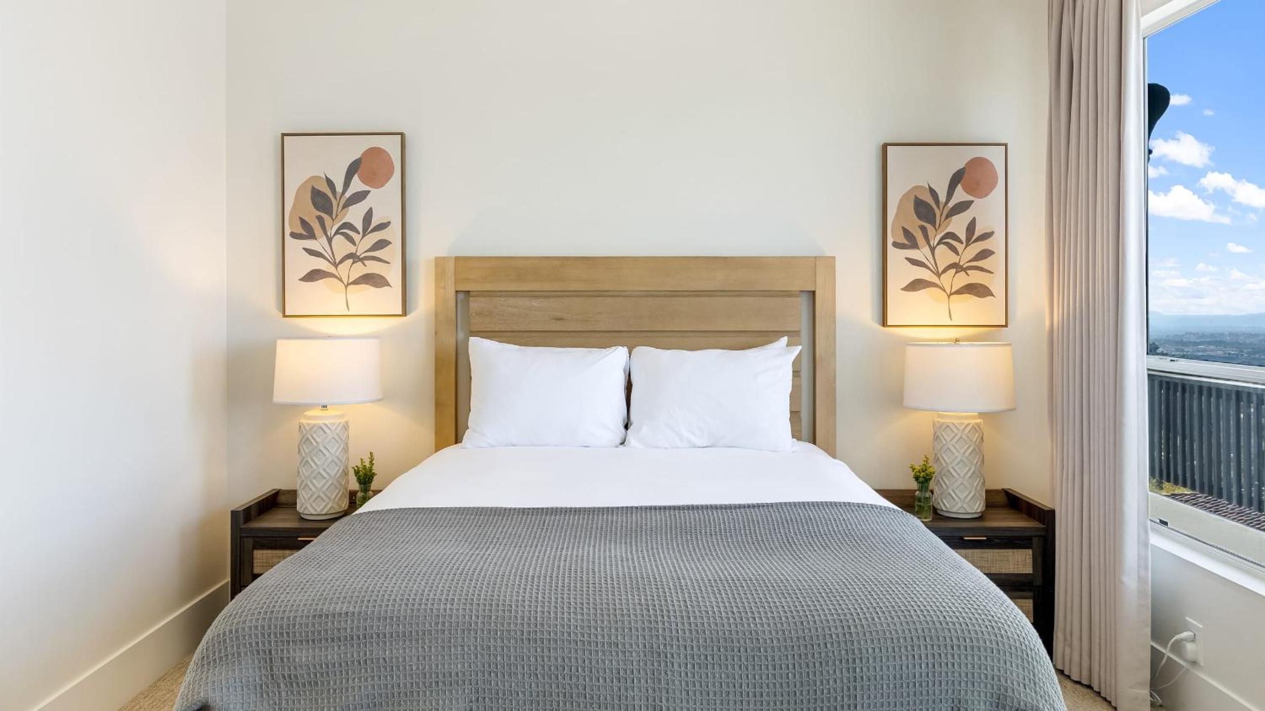 Temecula Stay w Pool Movie Room Sauna Tennis Court Panoramic Valley Views Via de Oro Estate by Avantstay