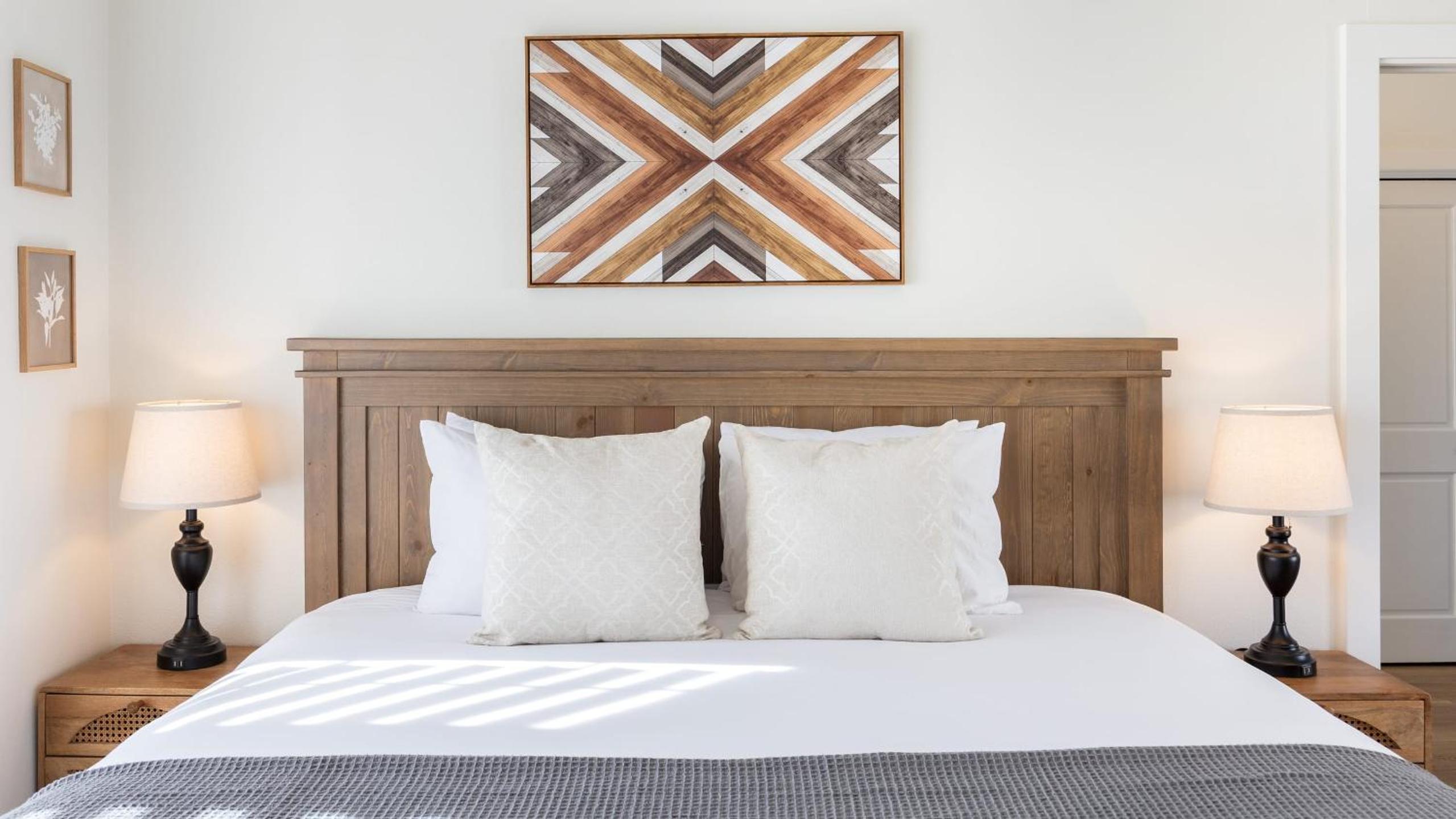 Temecula Stay w Pool Movie Room Sauna Tennis Court Panoramic Valley Views Via de Oro Estate by Avantstay