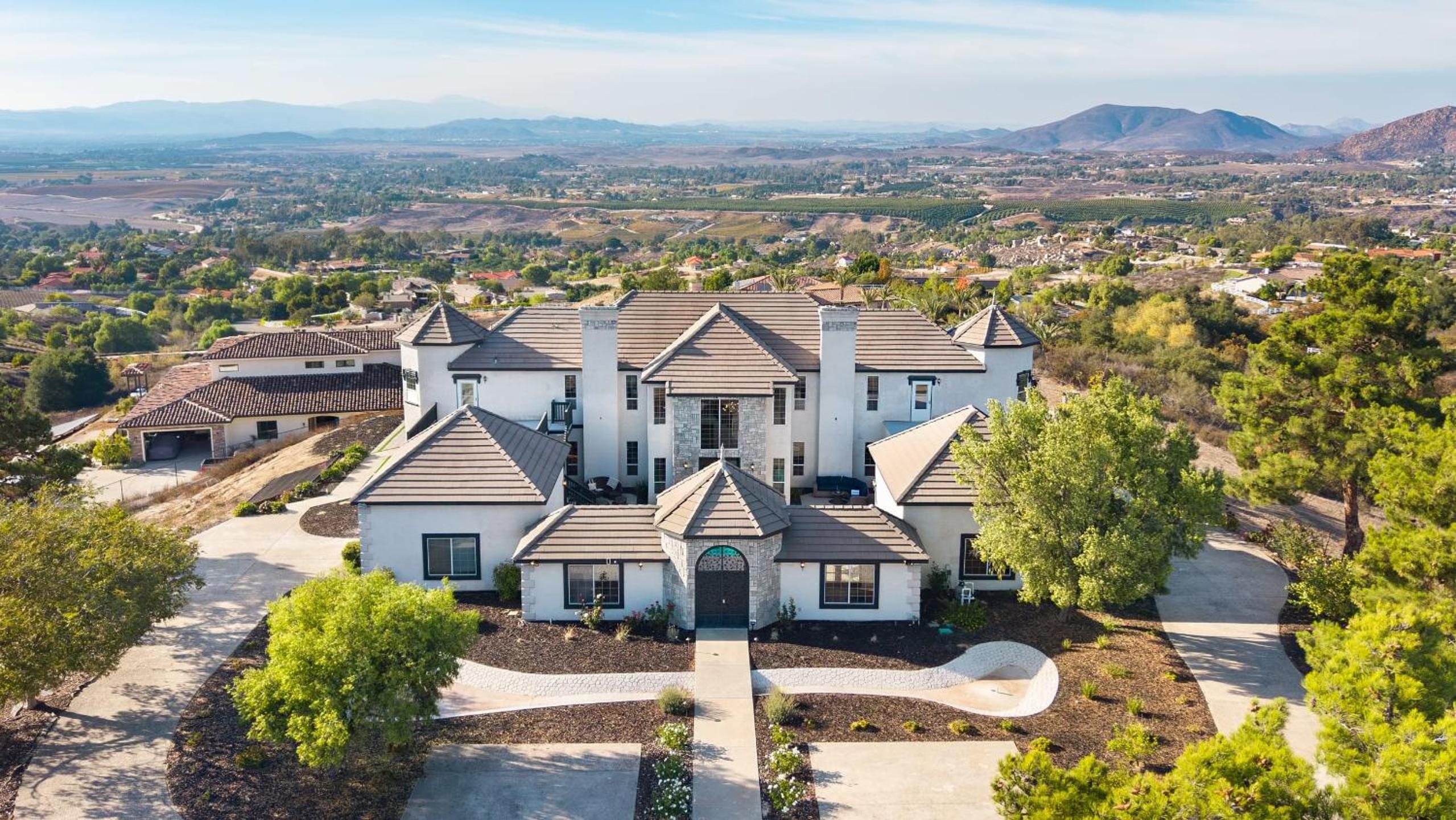Temecula Stay w Pool Movie Room Sauna Tennis Court Panoramic Valley Views Via de Oro Estate by Avantstay