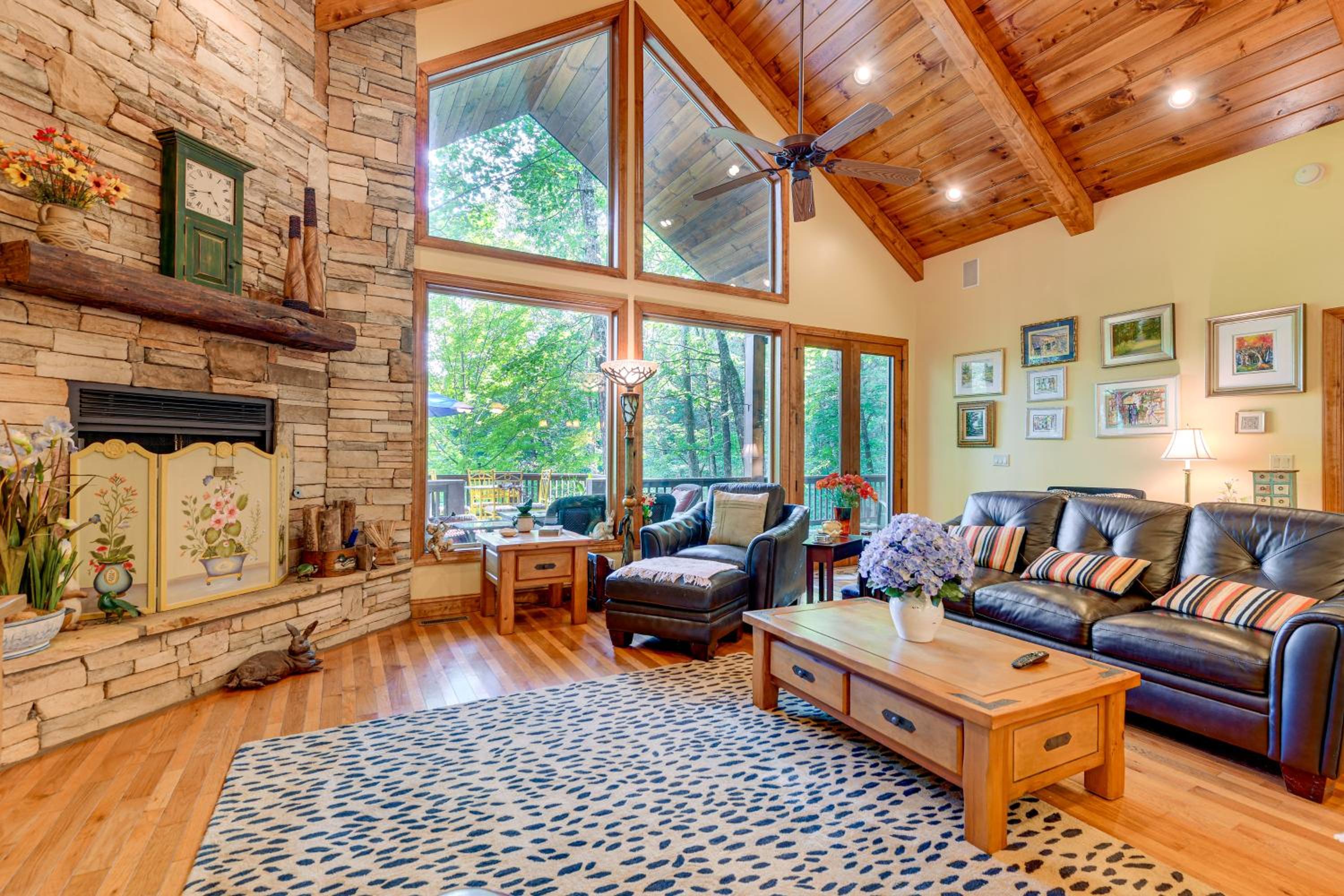 Fun with Family! Mtn-View Cabin with Deck in Sylva
