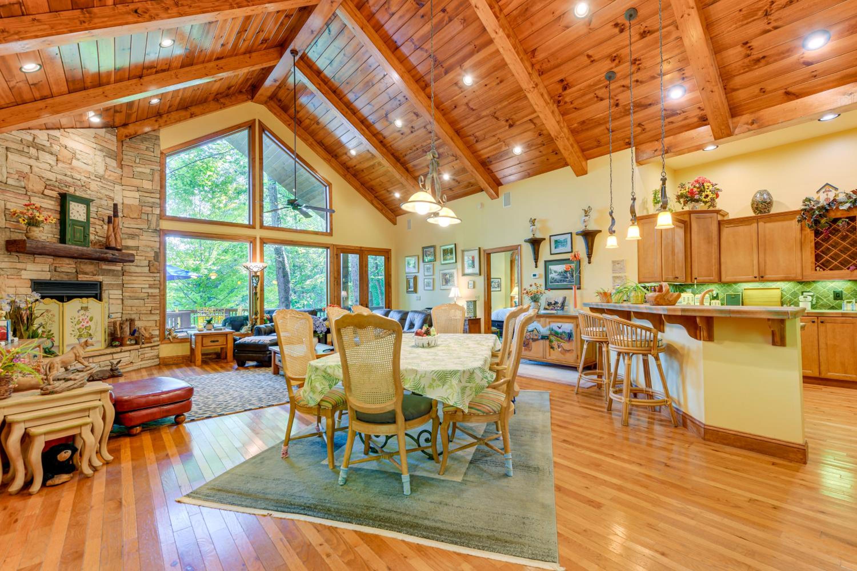 Fun with Family! Mtn-View Cabin with Deck in Sylva