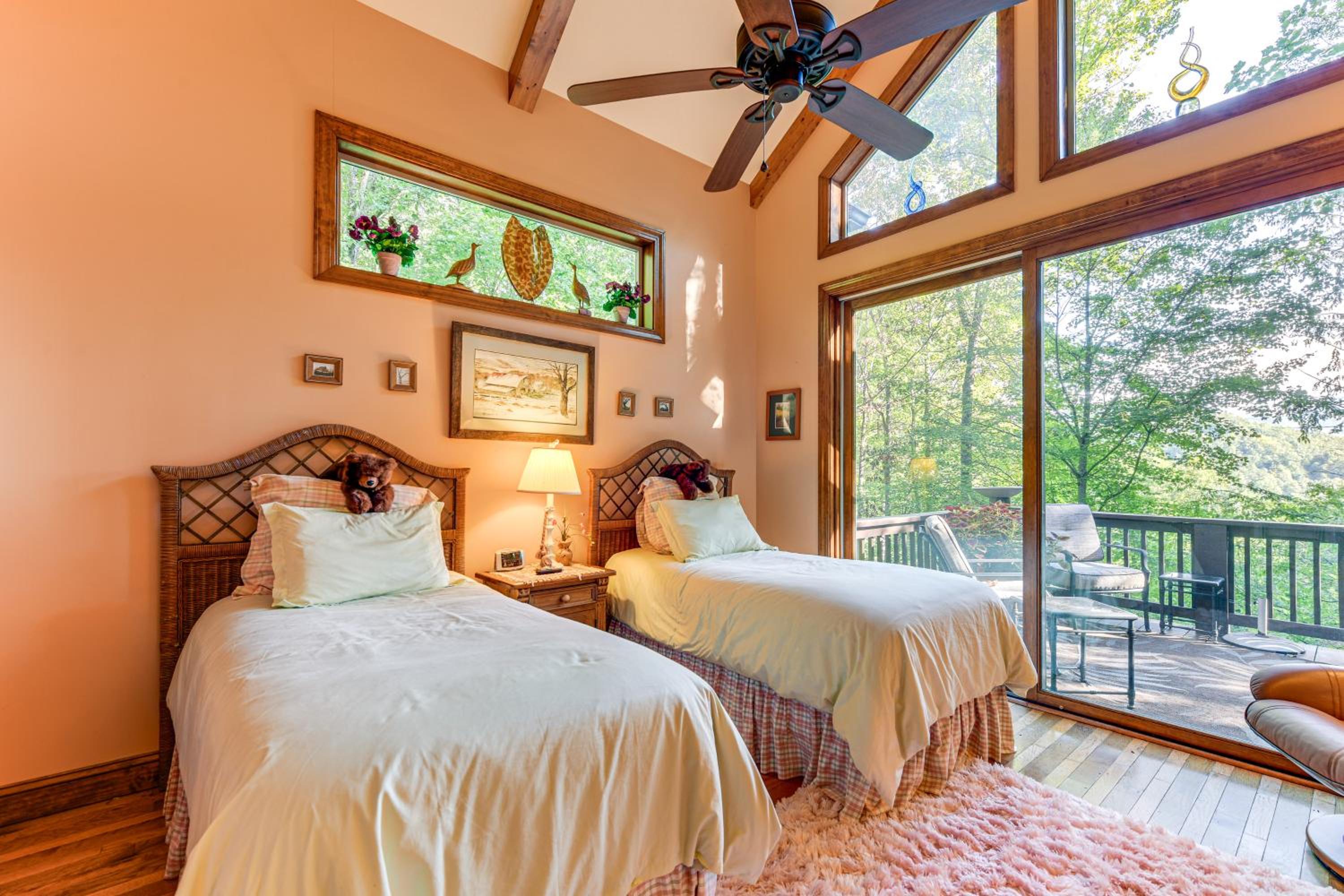 Fun with Family! Mtn-View Cabin with Deck in Sylva