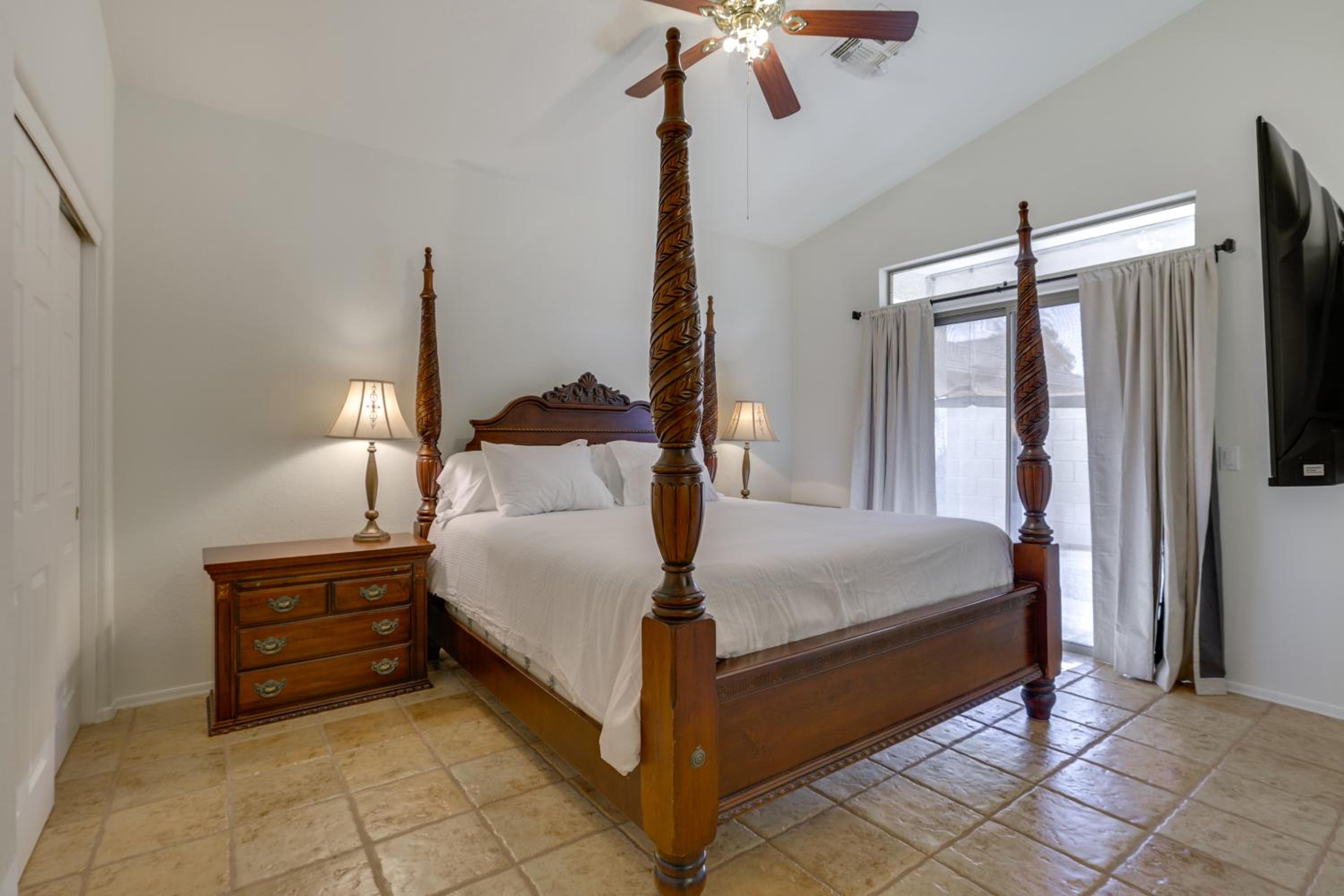 Hike, Golf and Relax Desert Retreat in Cave Creek