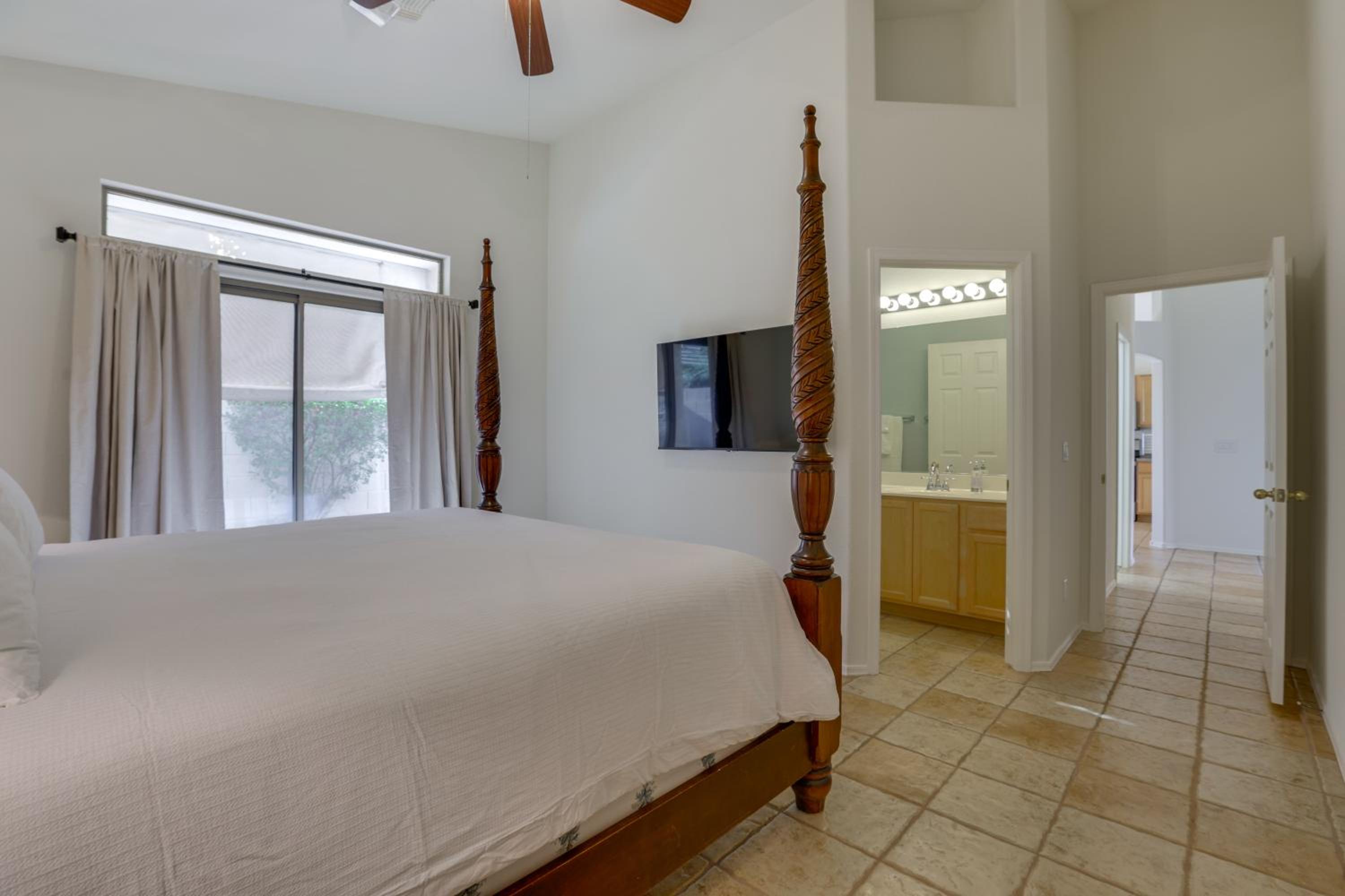 Hike, Golf and Relax Desert Retreat in Cave Creek