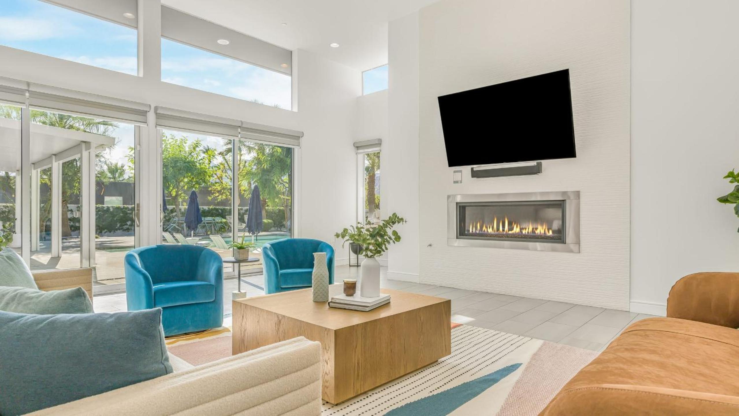 Sleeps 40 3 Luxe Villas next to Empire Polo Club Putting Green Pickleball