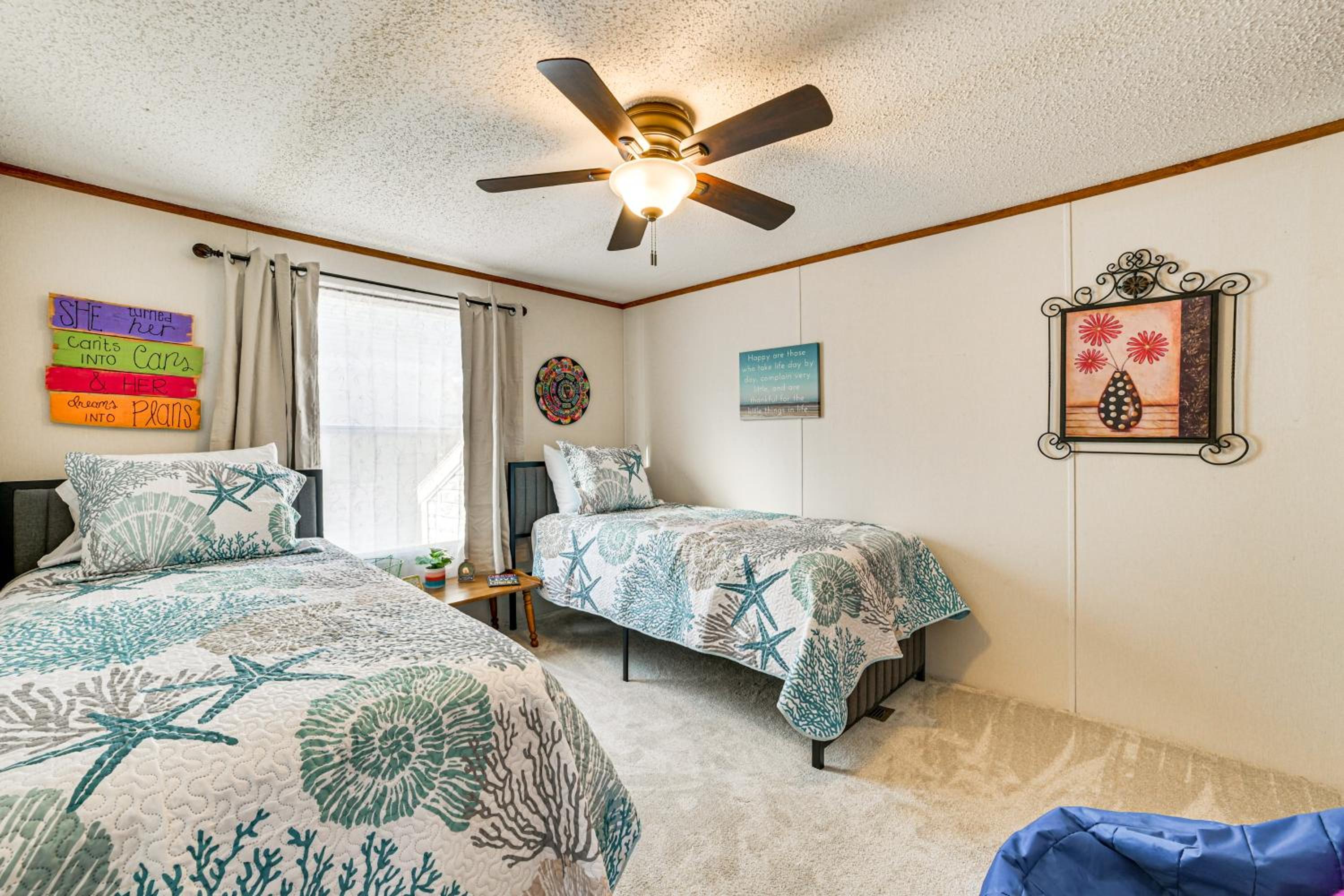 Walk to Houghton Lake! Family Retreat with Patio