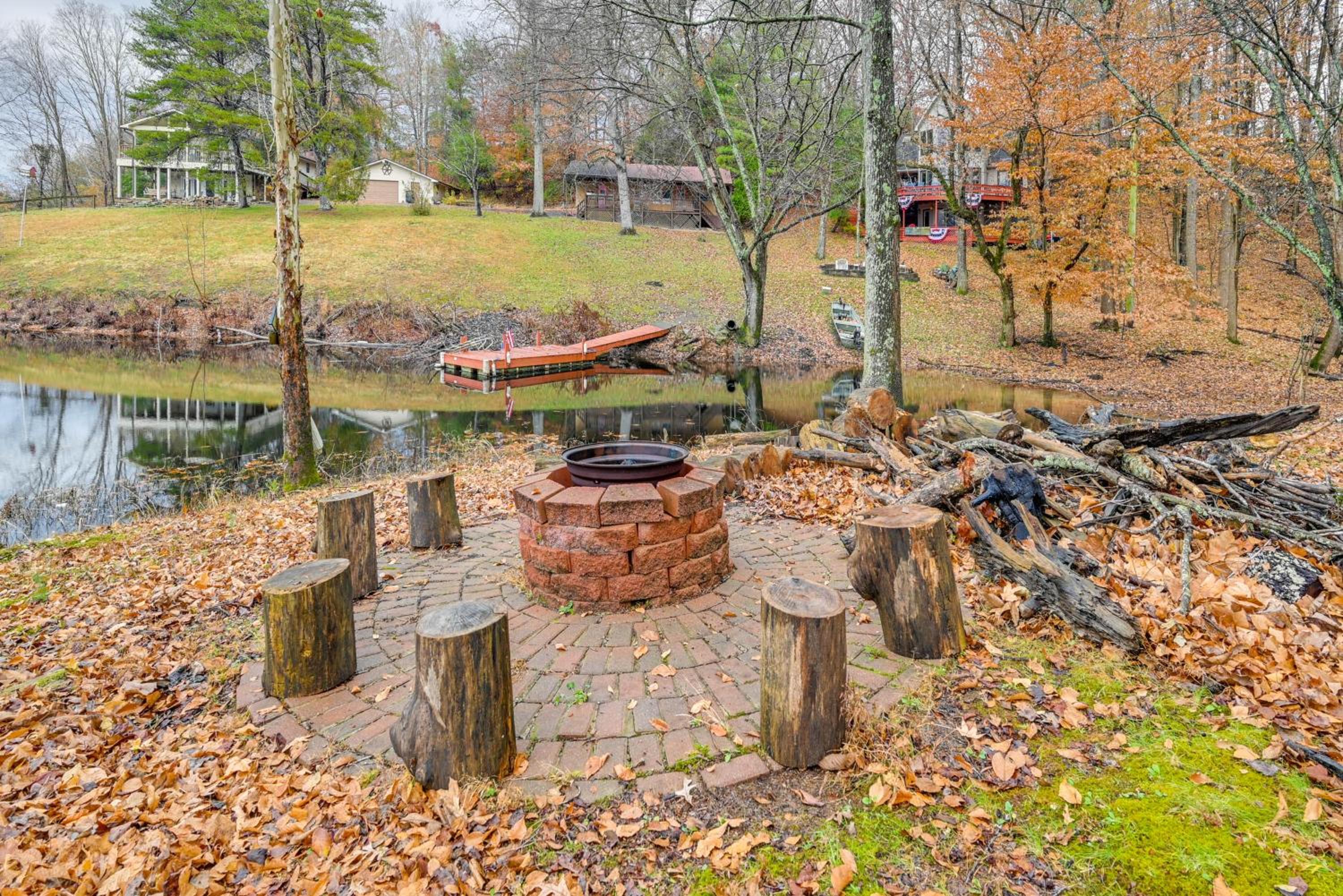 Lake Malone Cabin Getaway! Dock, Fire Pit, Grill
