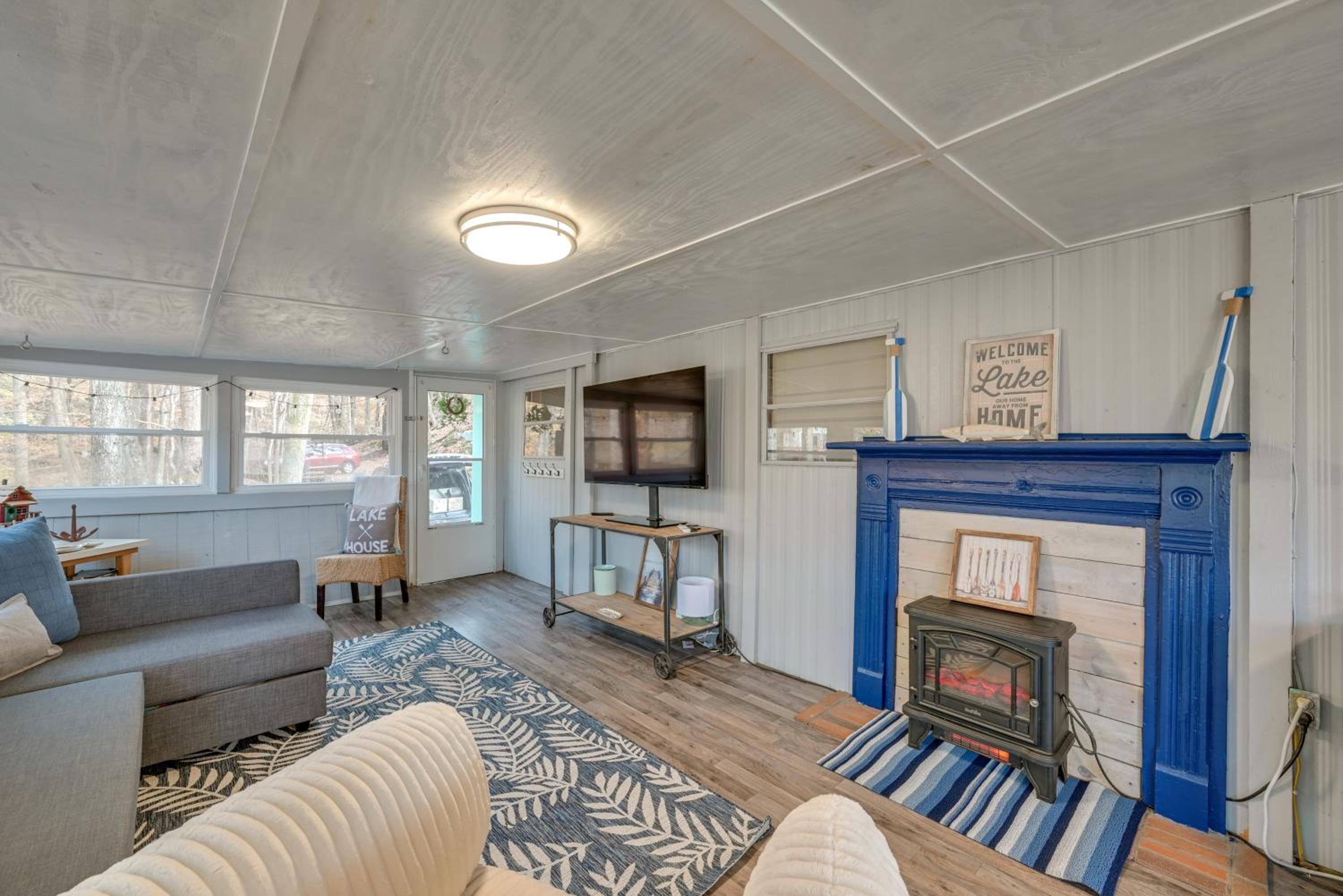 Lake Malone Cabin Getaway! Dock, Fire Pit, Grill