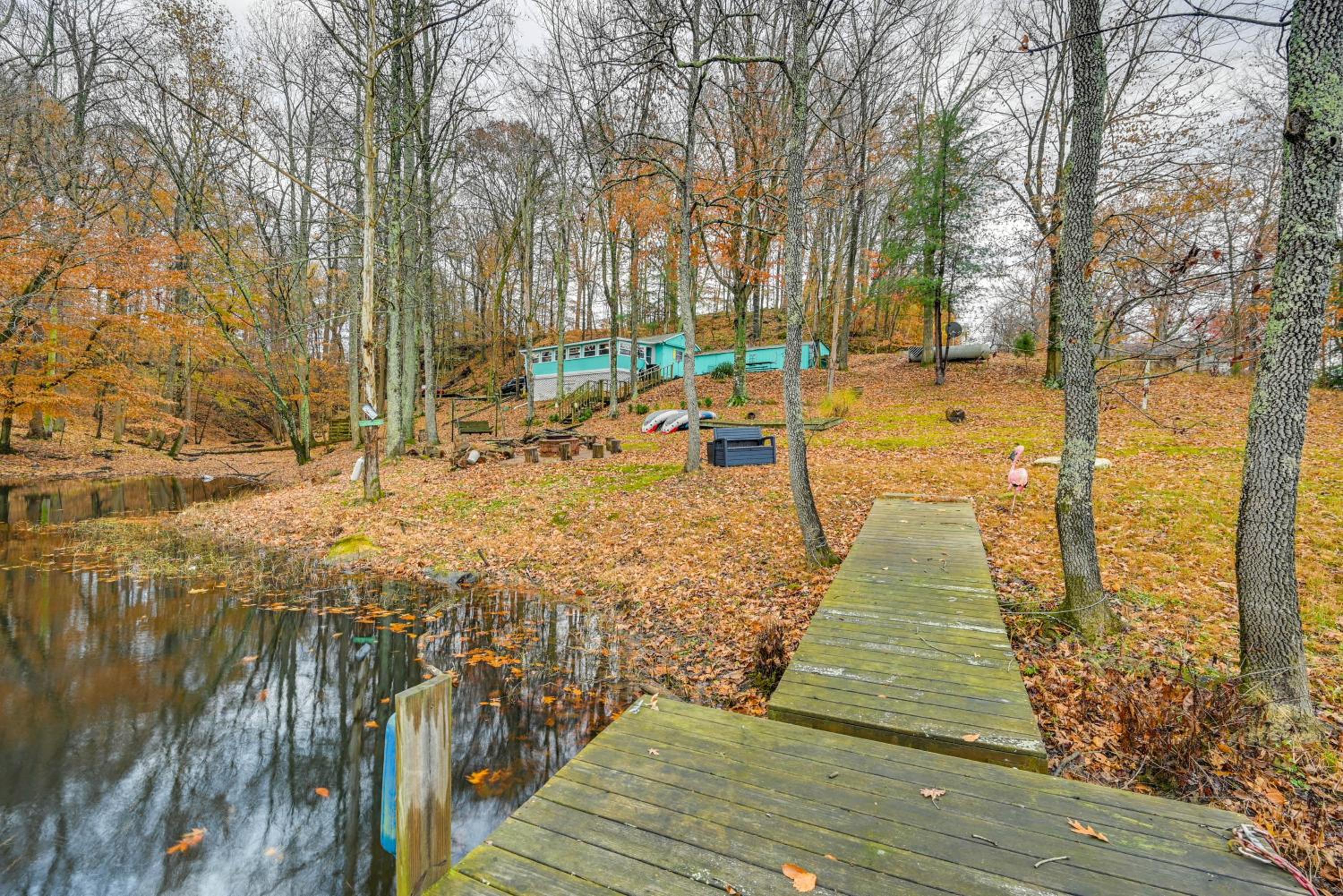 Lake Malone Cabin Getaway! Dock, Fire Pit, Grill
