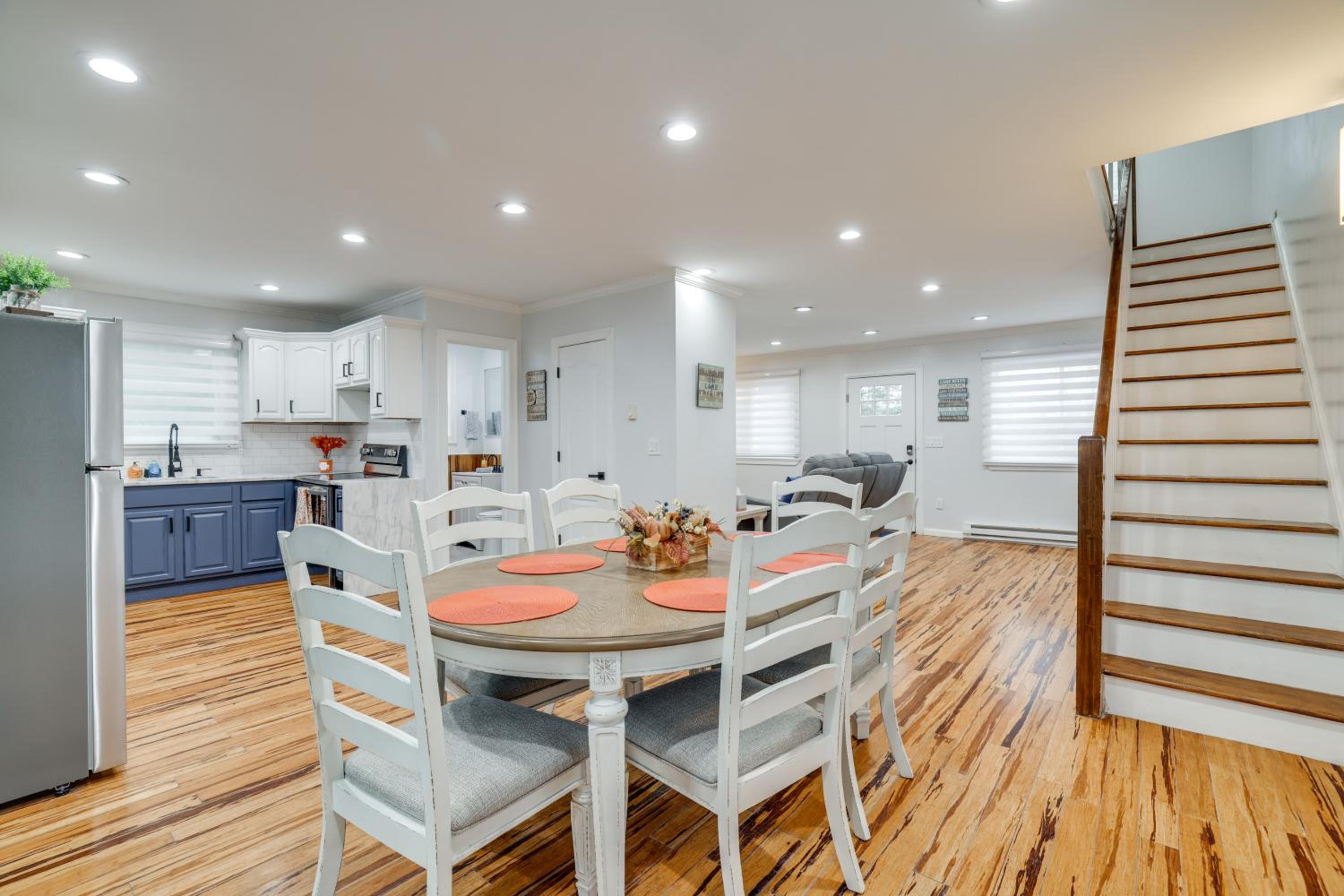 Waterfront Arrowhead Lake Retreat with Resort Perks!