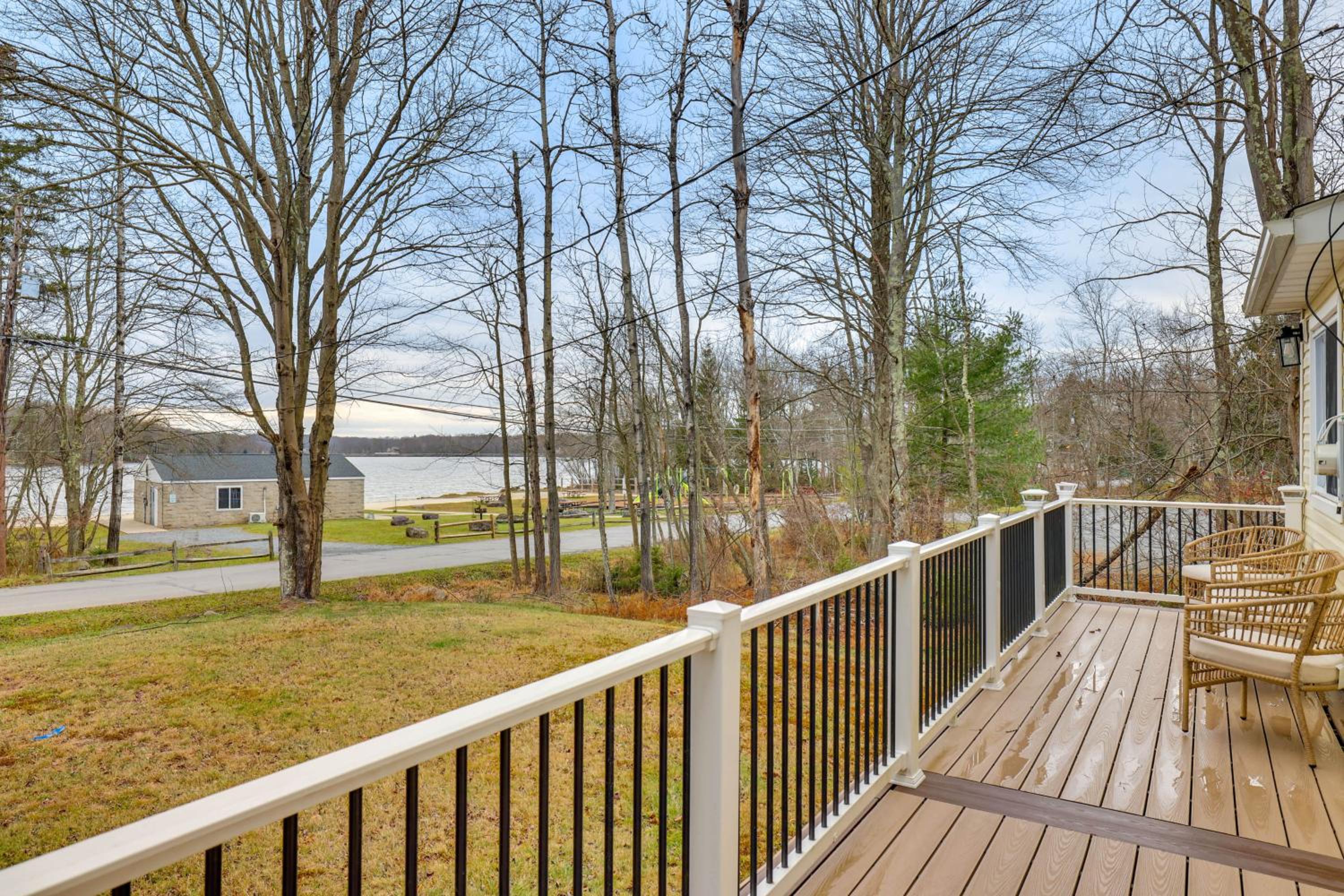 Waterfront Arrowhead Lake Retreat with Resort Perks!
